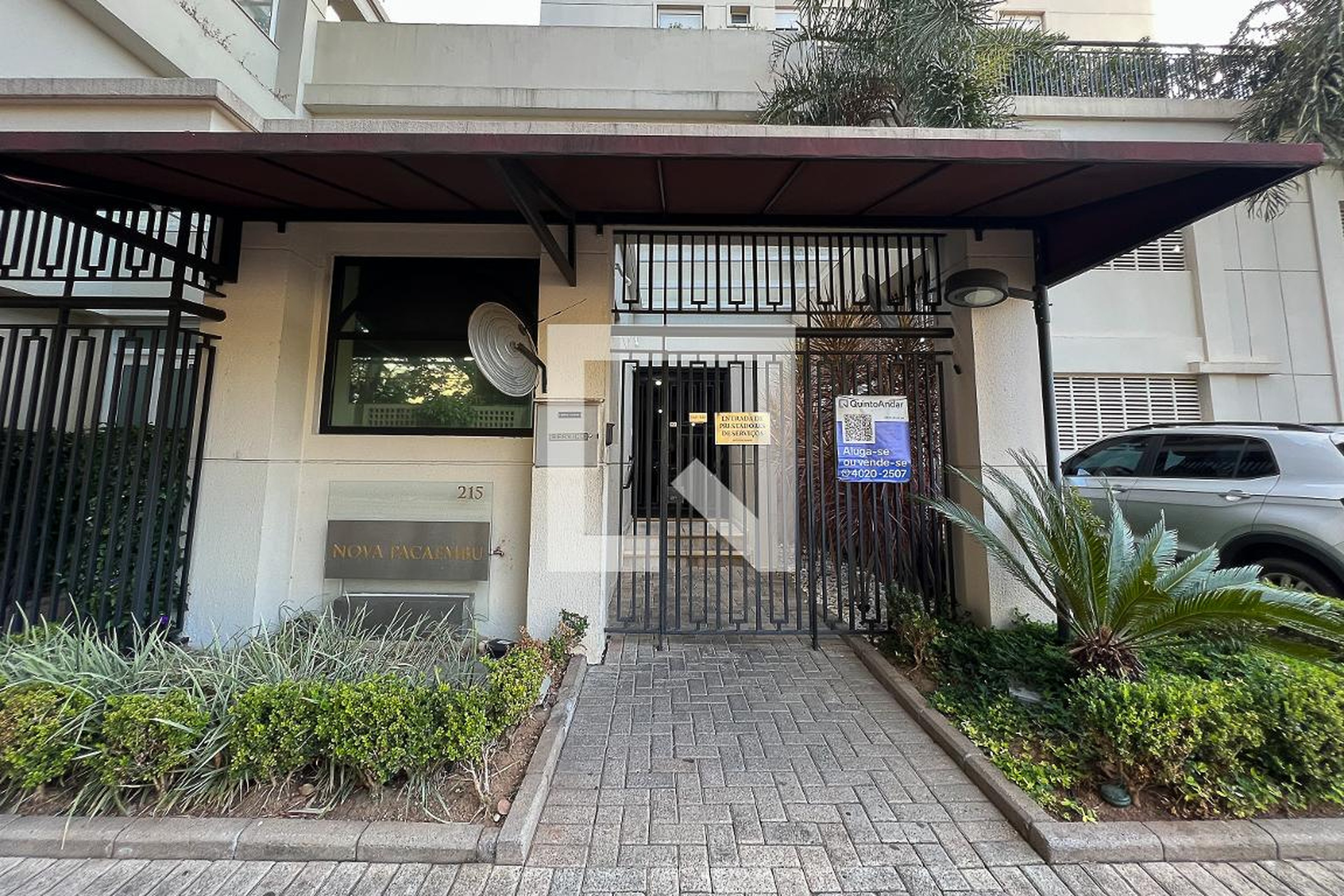 Fachada Condomínio em Rua José Gomes Falcão, 214