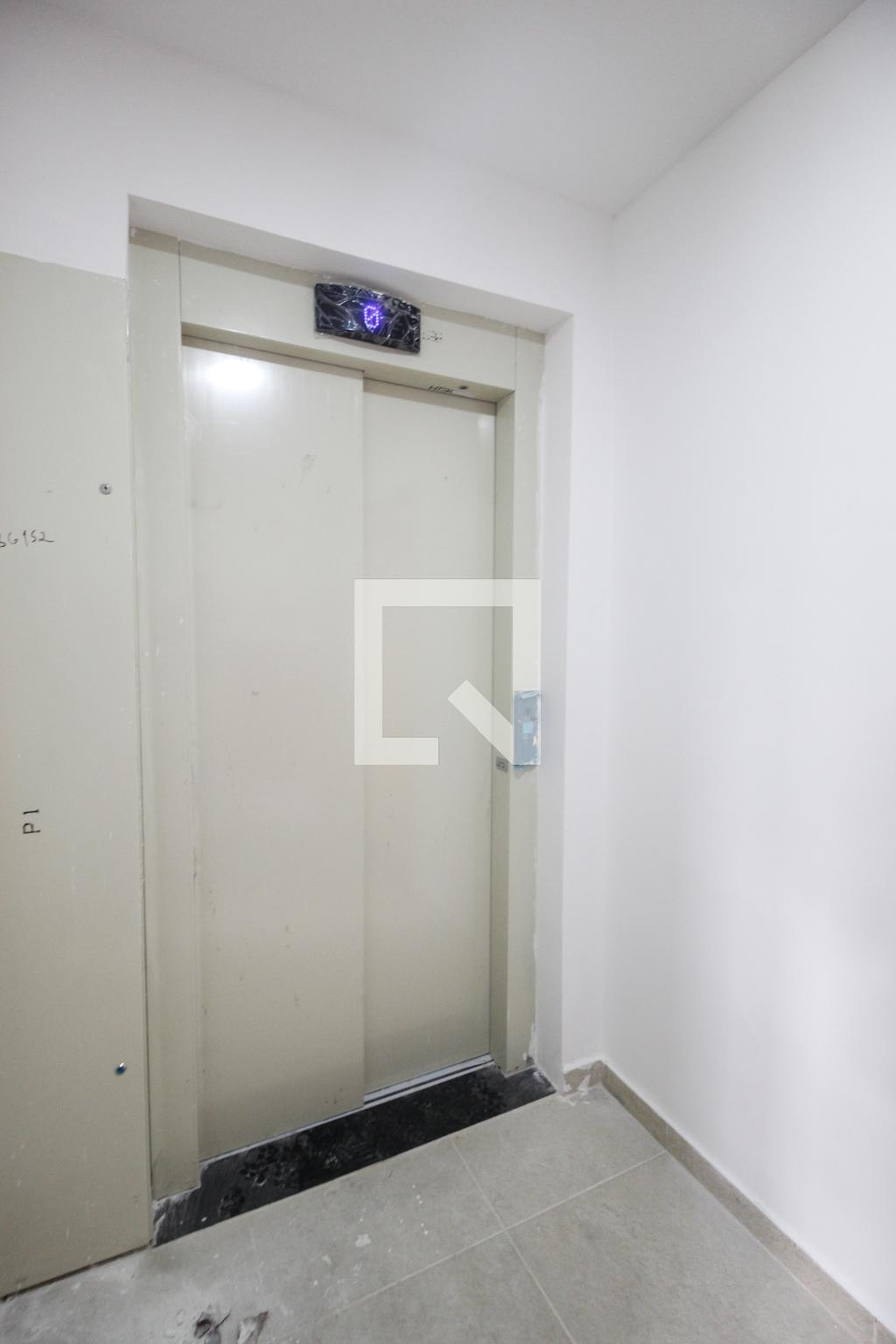 Elevador - Residencial Real North Solo Custodio