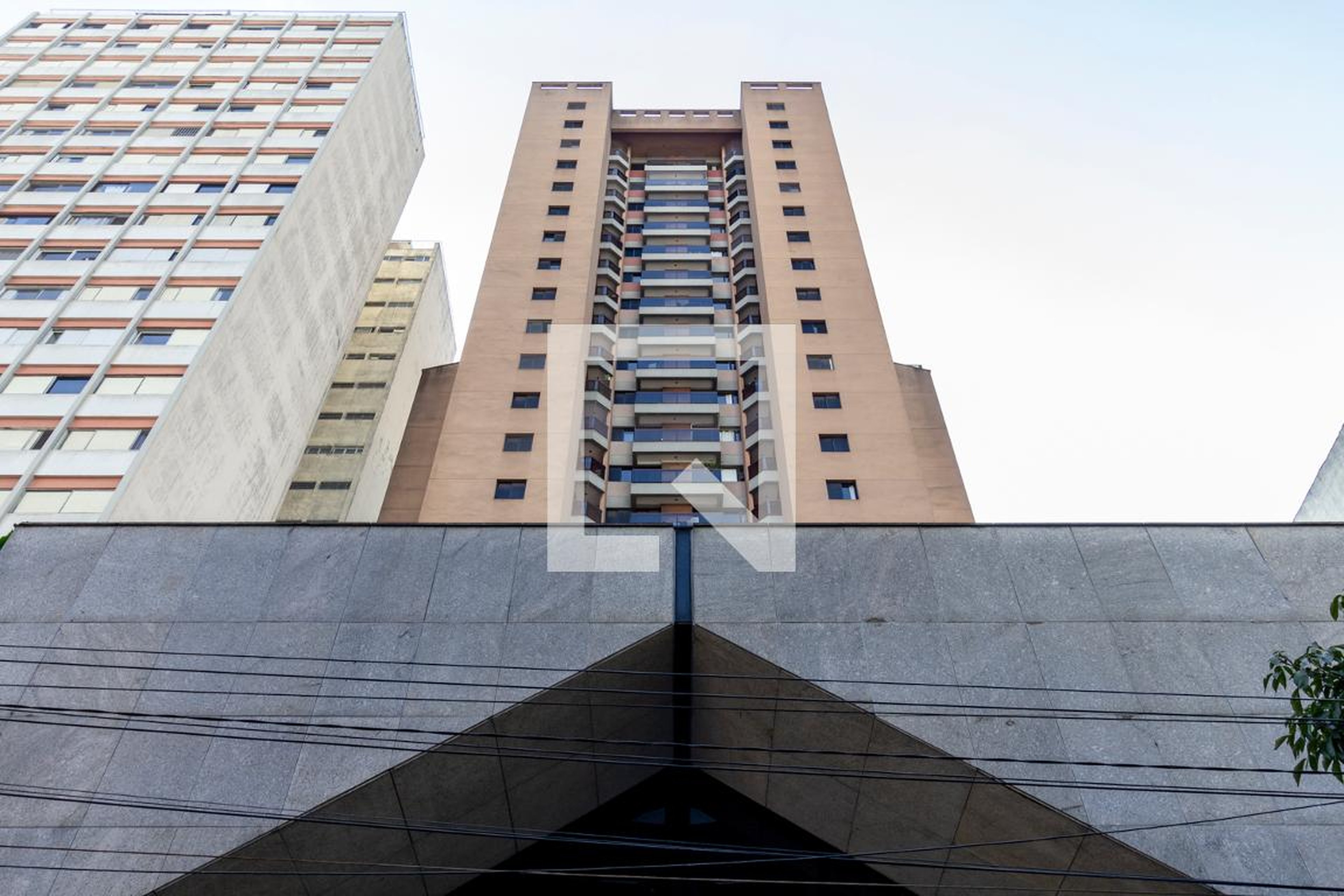 Fachada Condomínio em Rua Maria Antônia, 108