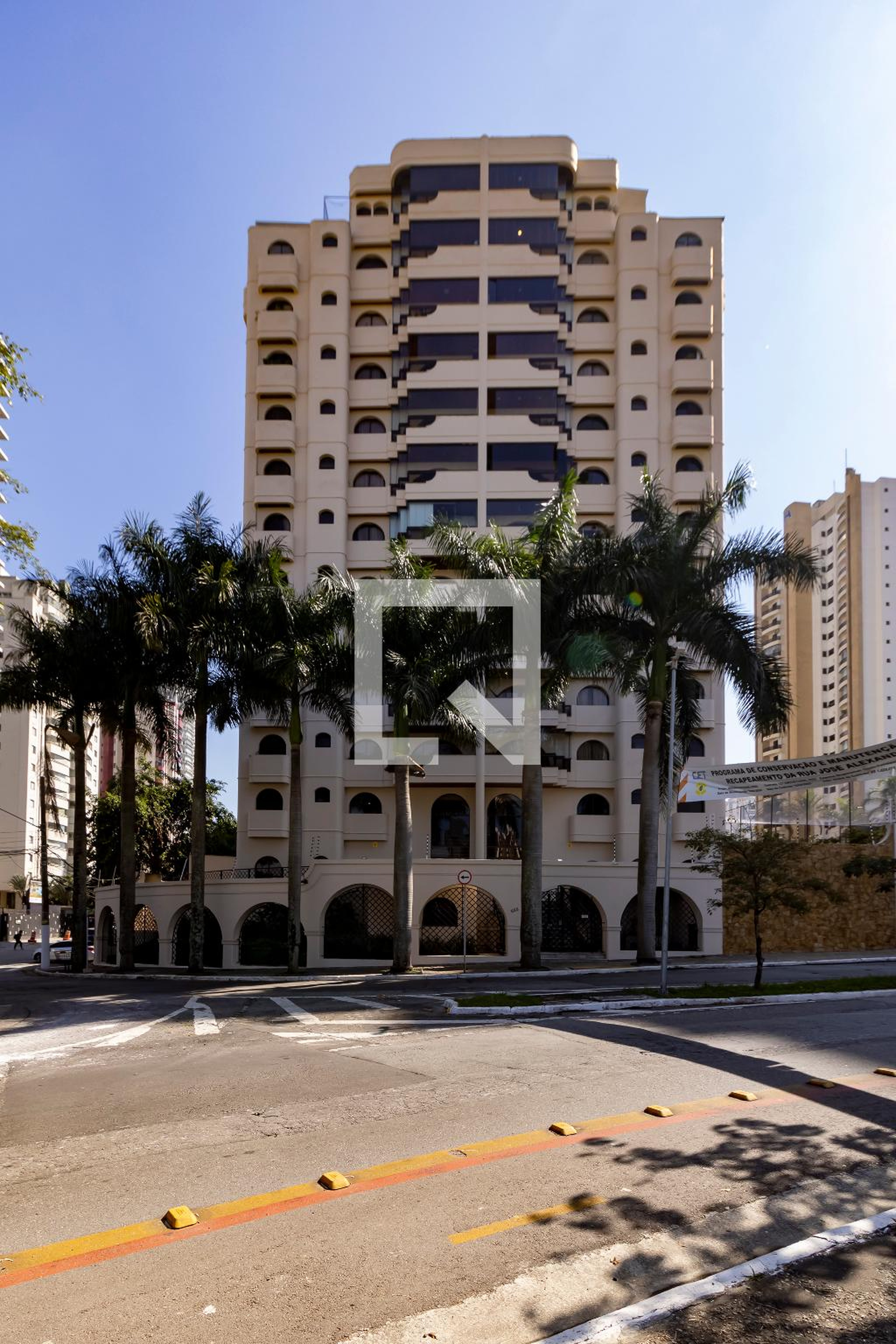 Fachada do Prédio Condomínio Rhodes