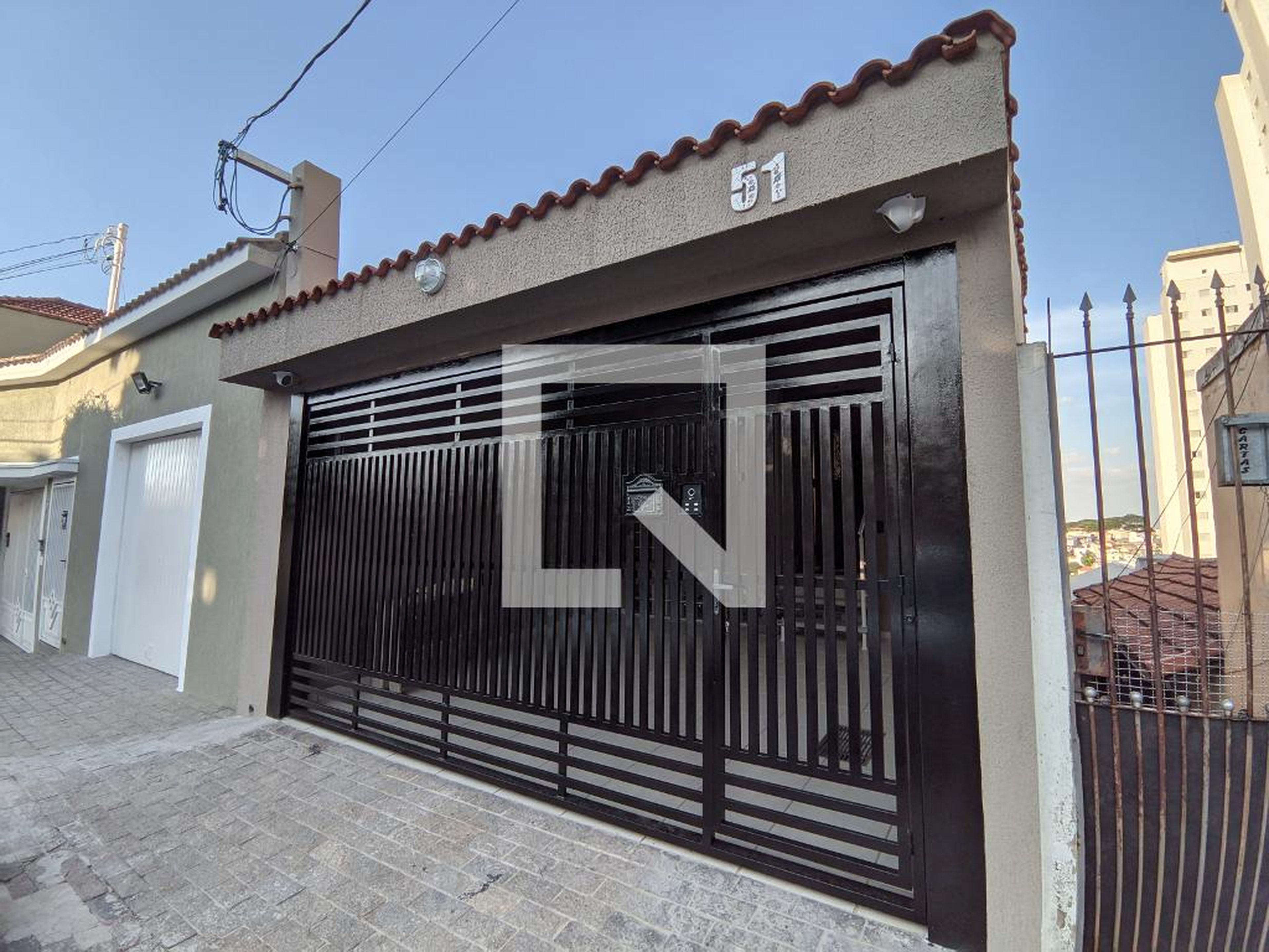 Fachada Condomínio em Rua Isette Caiubi Ariani, 51