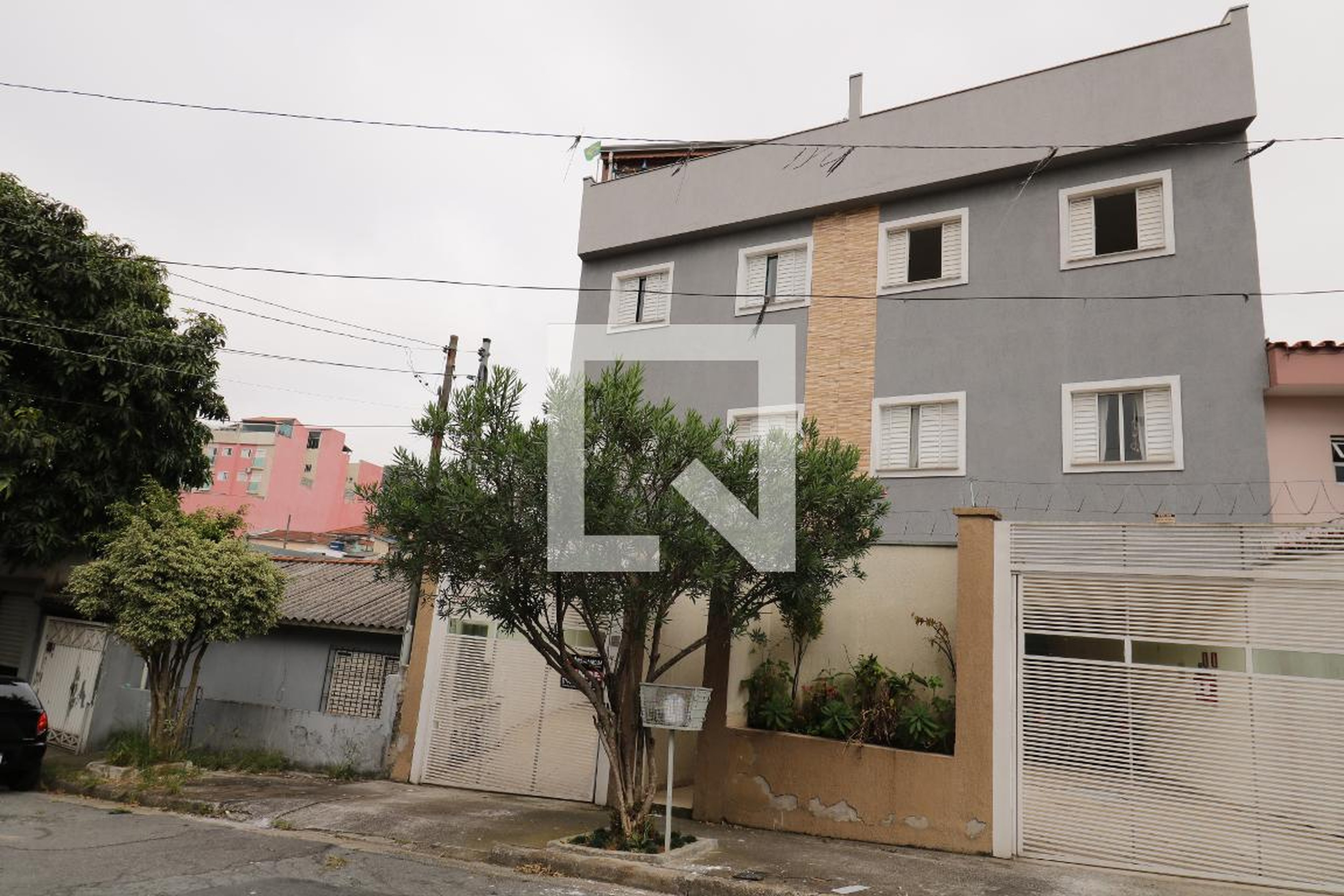 Fachada Condomínio em Rua Ubá, 44