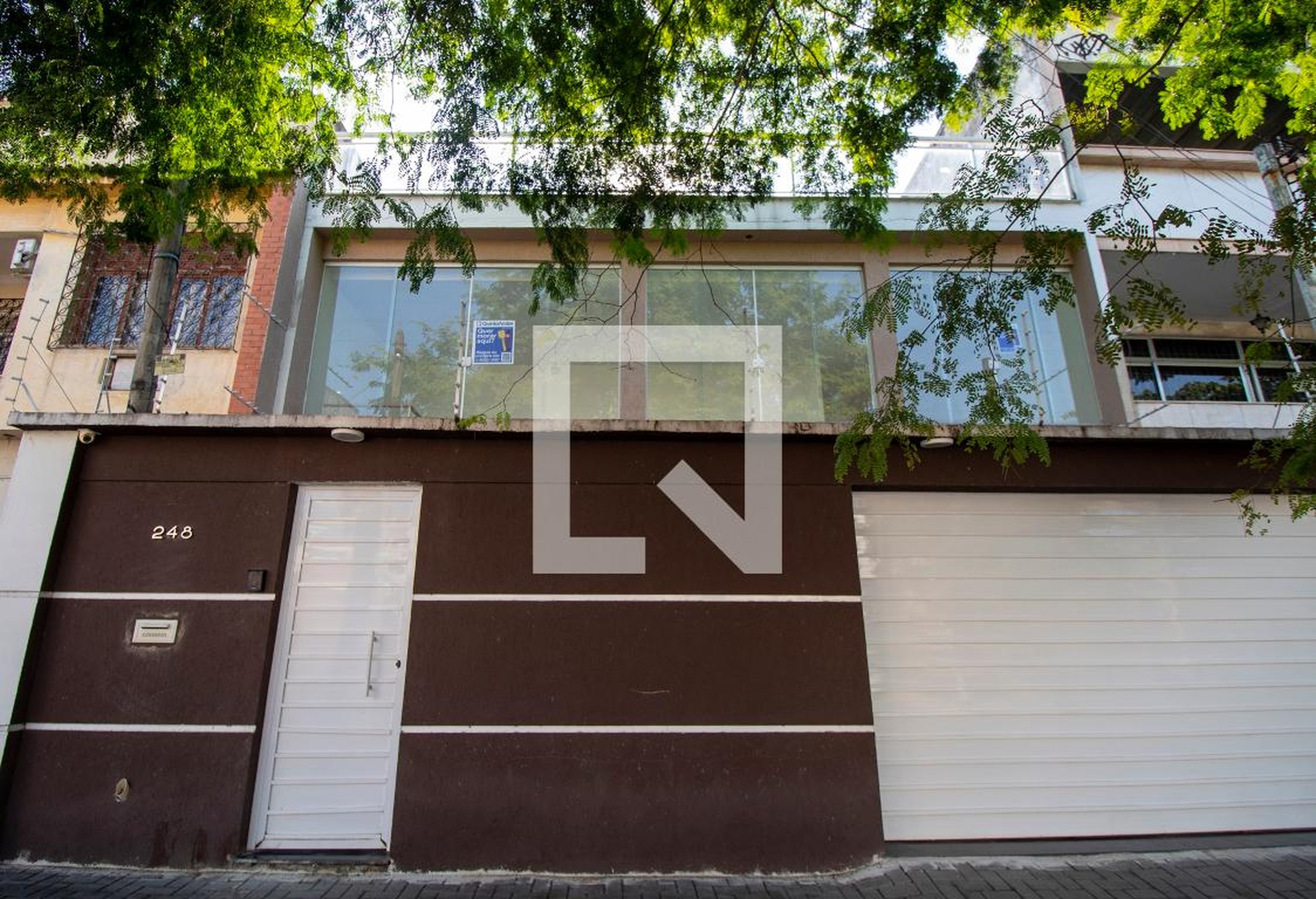 Fachada Condomínio em Avenida Professor Plínio Bastos, 248