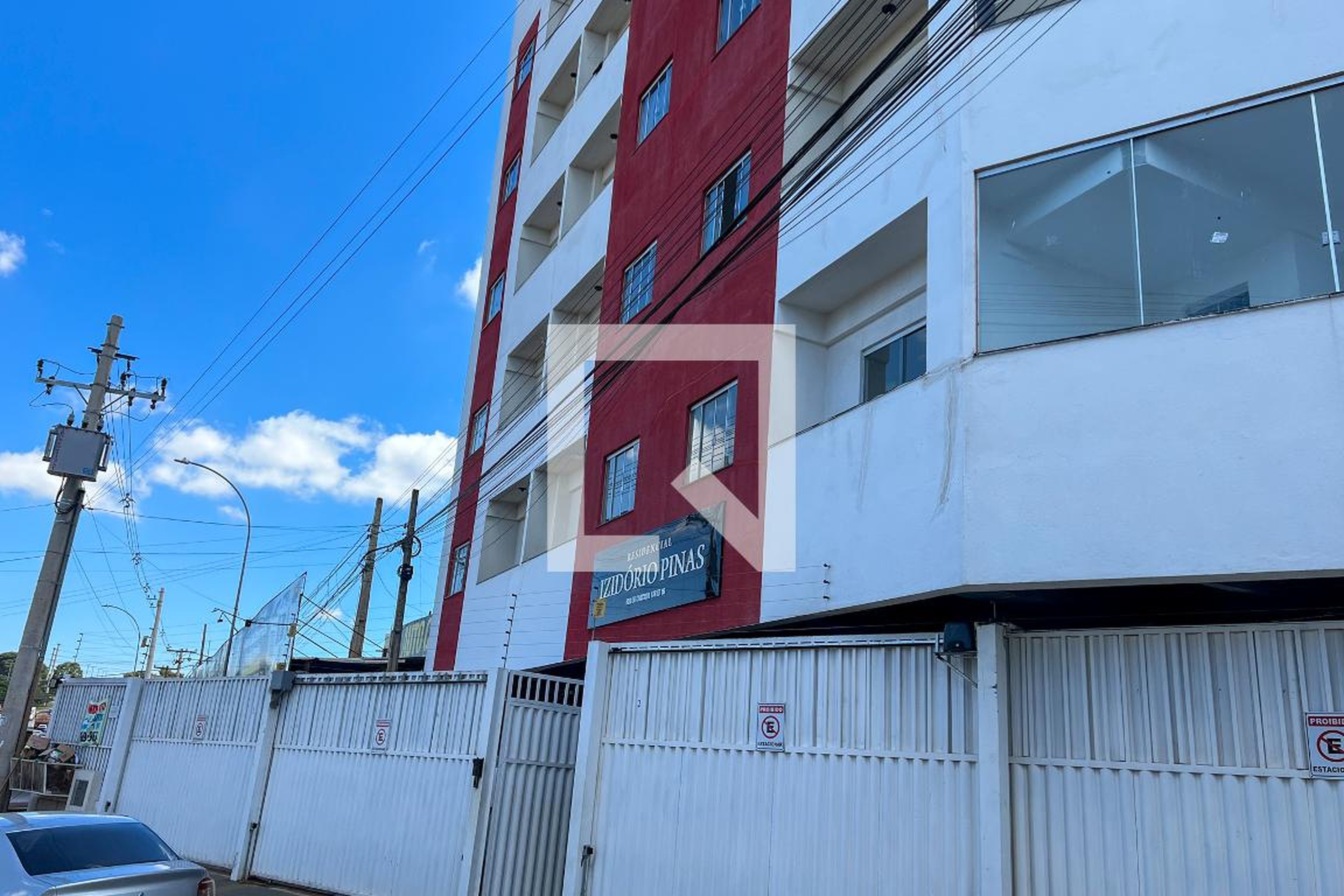 Fachada Condomínio em Rua 8, 16