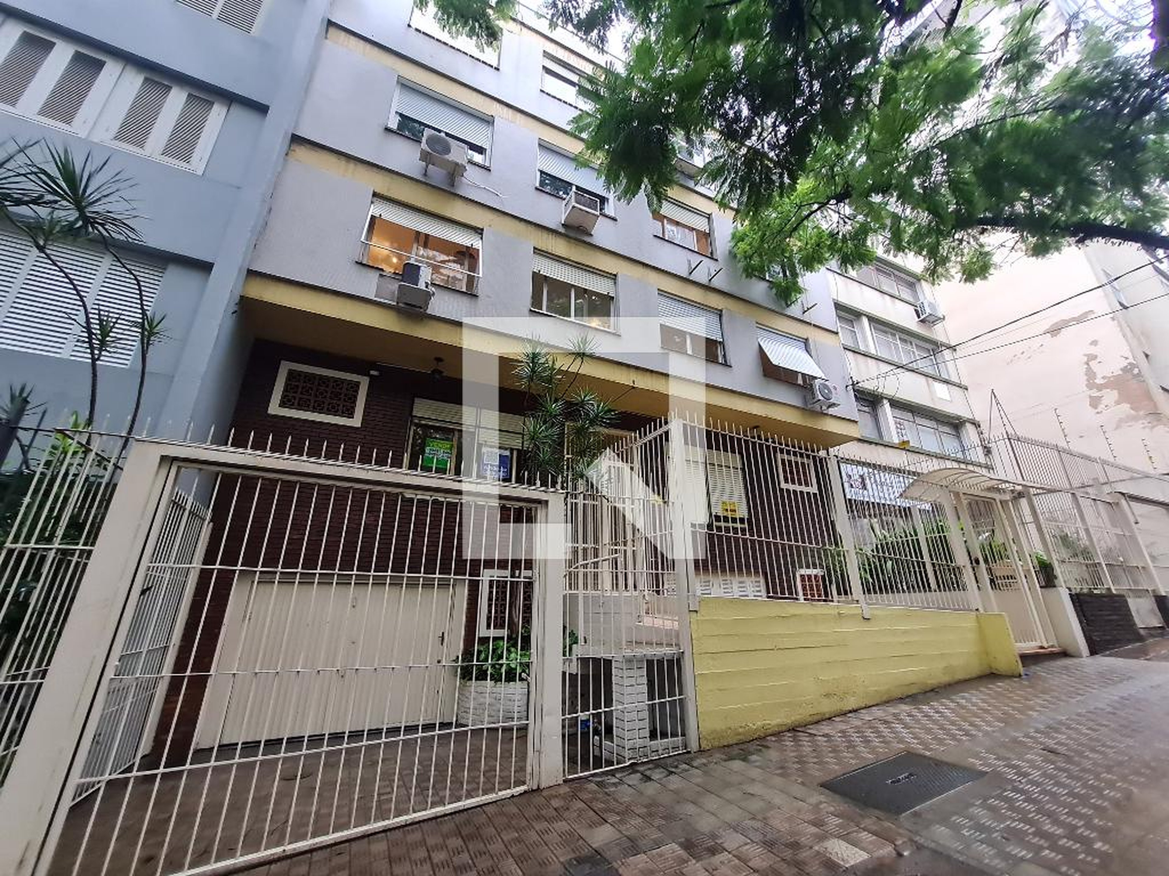 Fachada do Prédio Condomínio Edif?Cio Maira