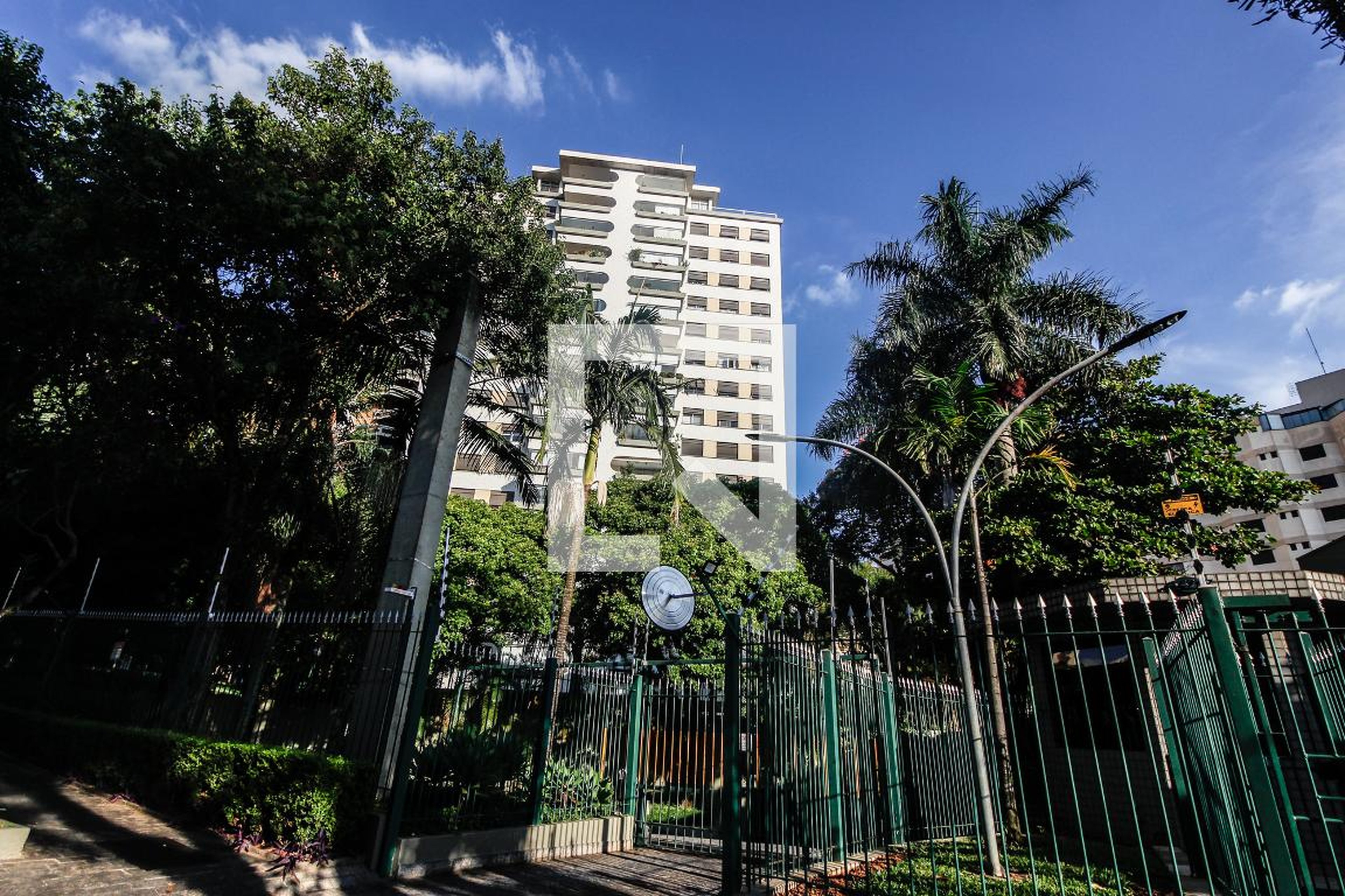 Fachada Condomínio Jardim da Cantareira Manacá