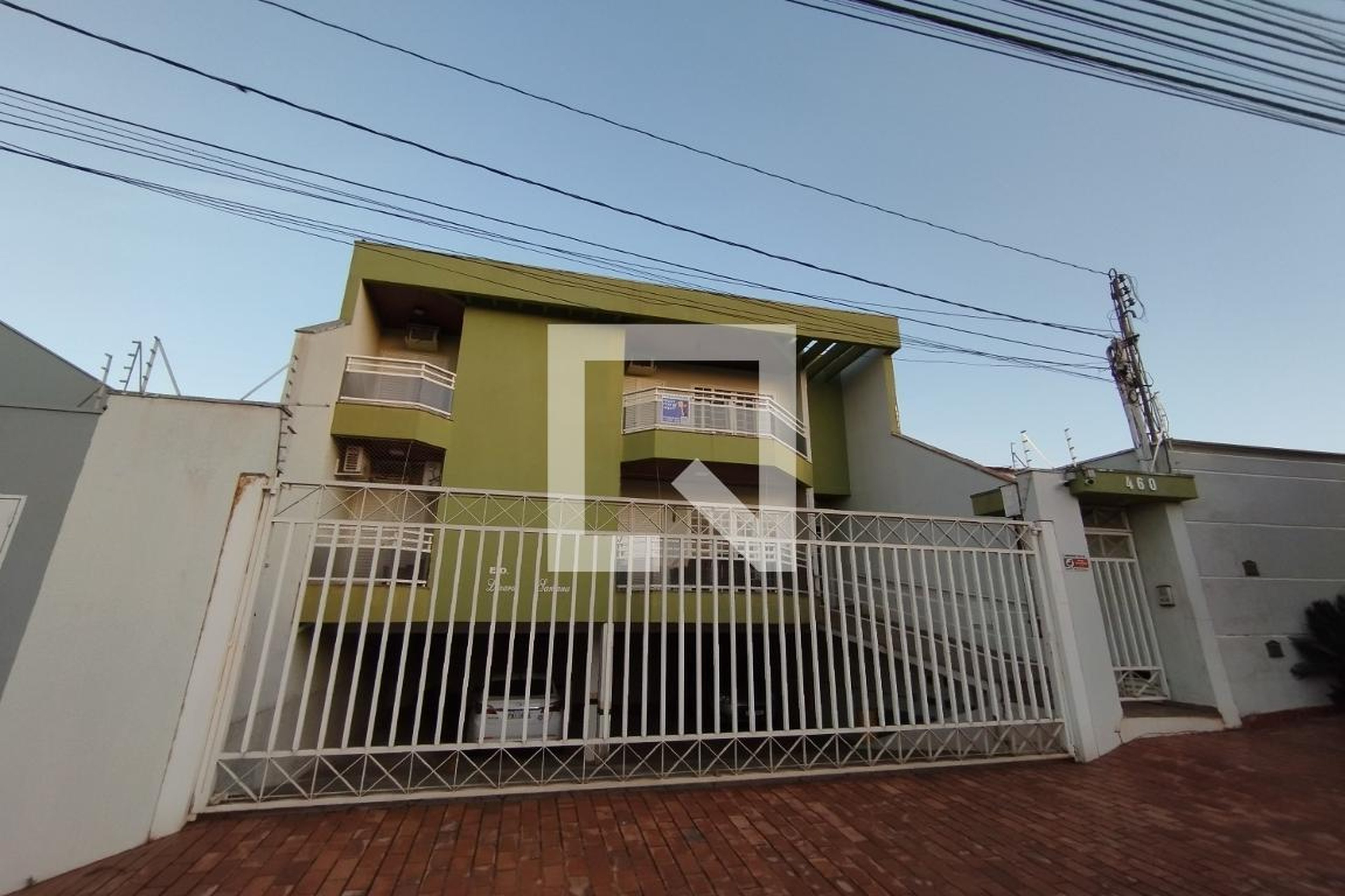 Fachada Condomínio em Rua Guido Borsaro, 460