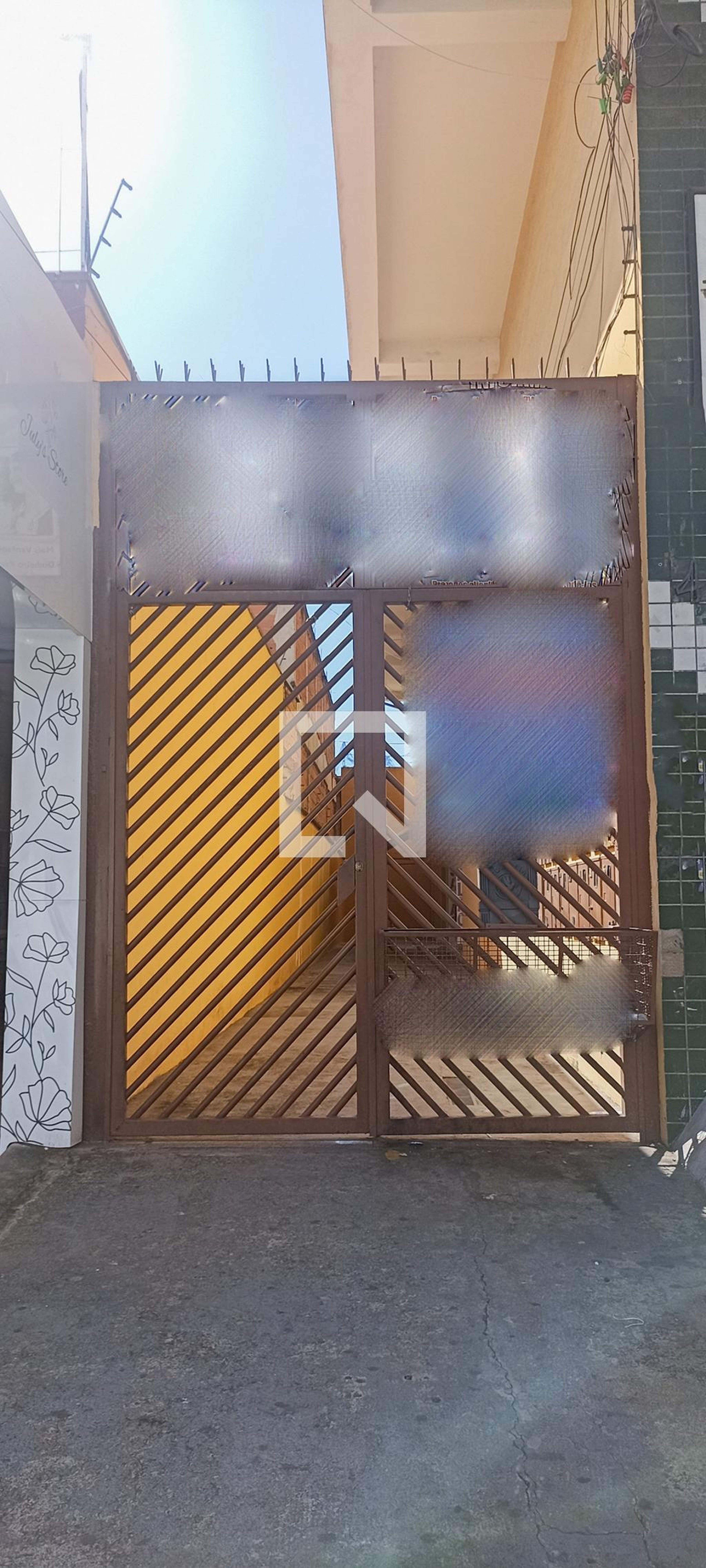 Fachada Condomínio em Rua Romualda Augusta de Melo, 41