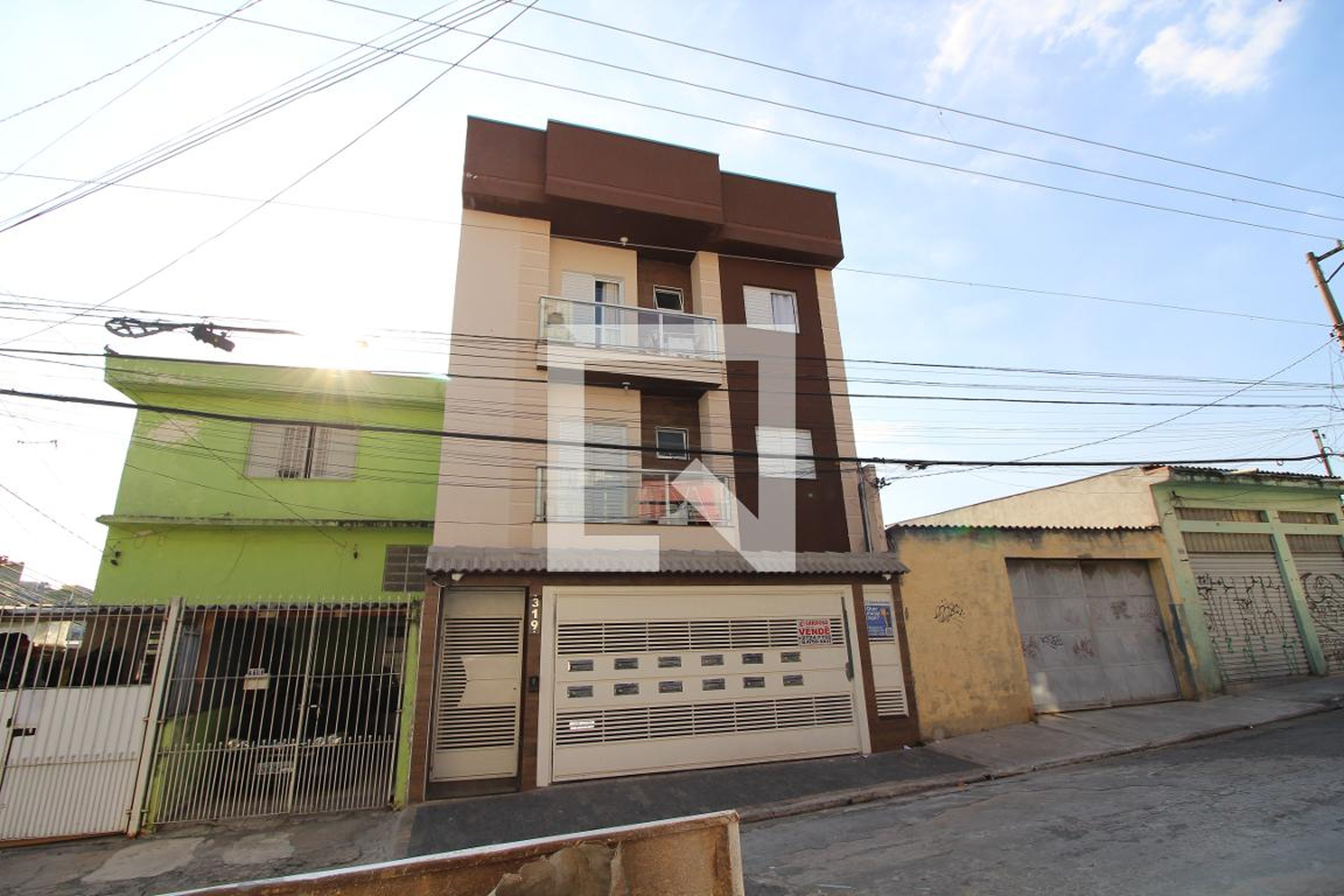 Fachada Condomínio em Rua Monte Cardoso, 319