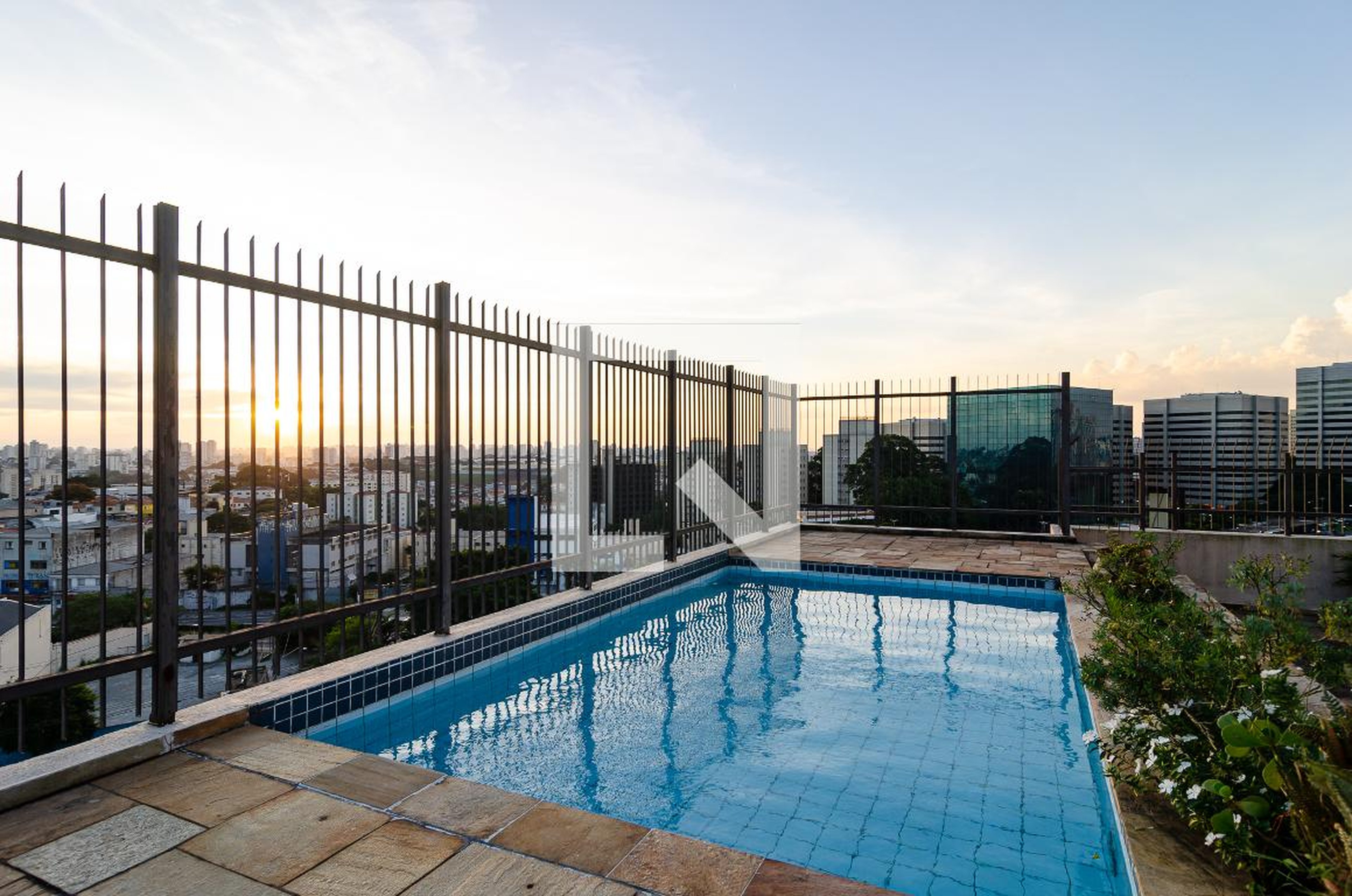 Piscina - Edifício Guamiuma