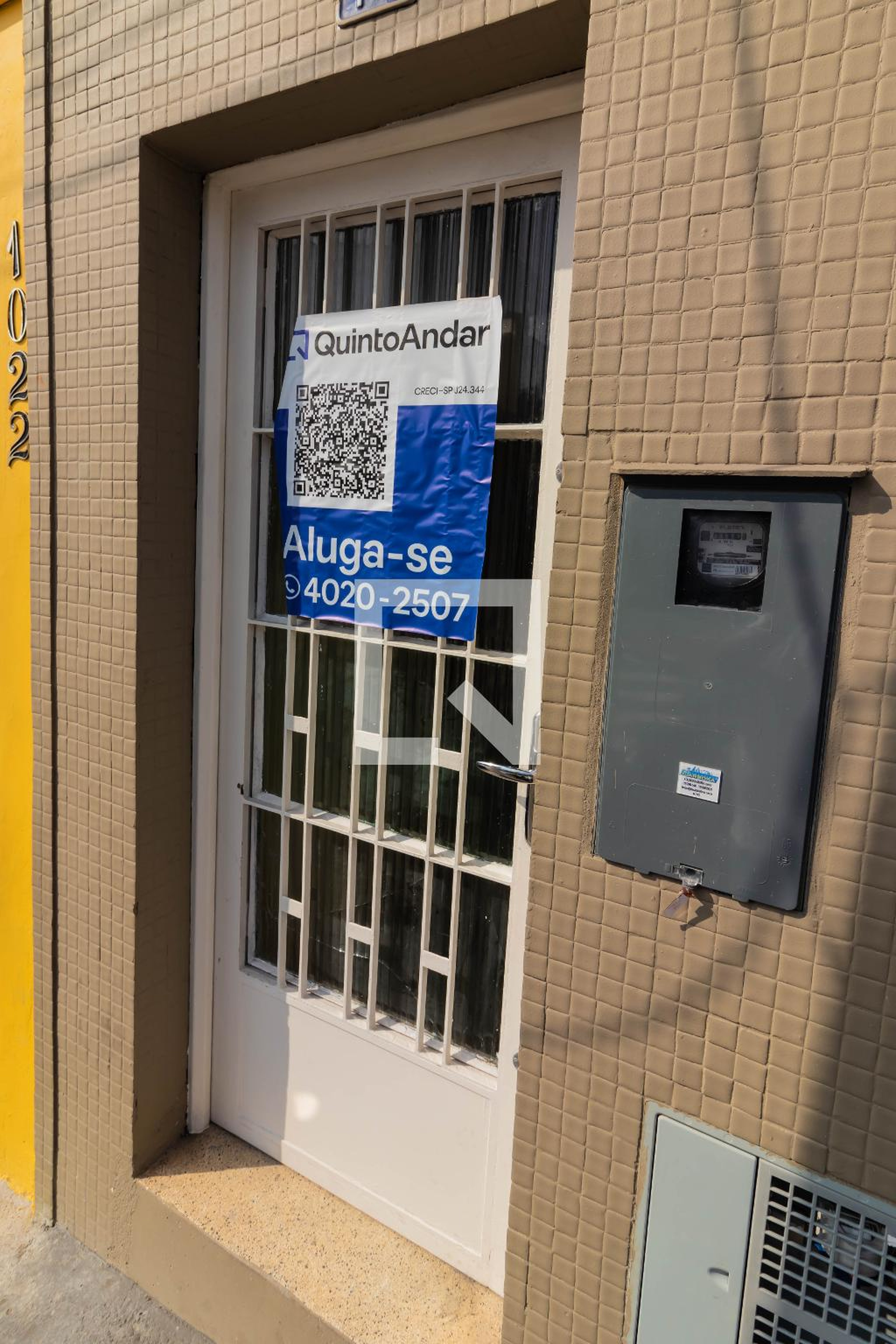 Fachada Condomínio em Rua Cunha Matos, 10