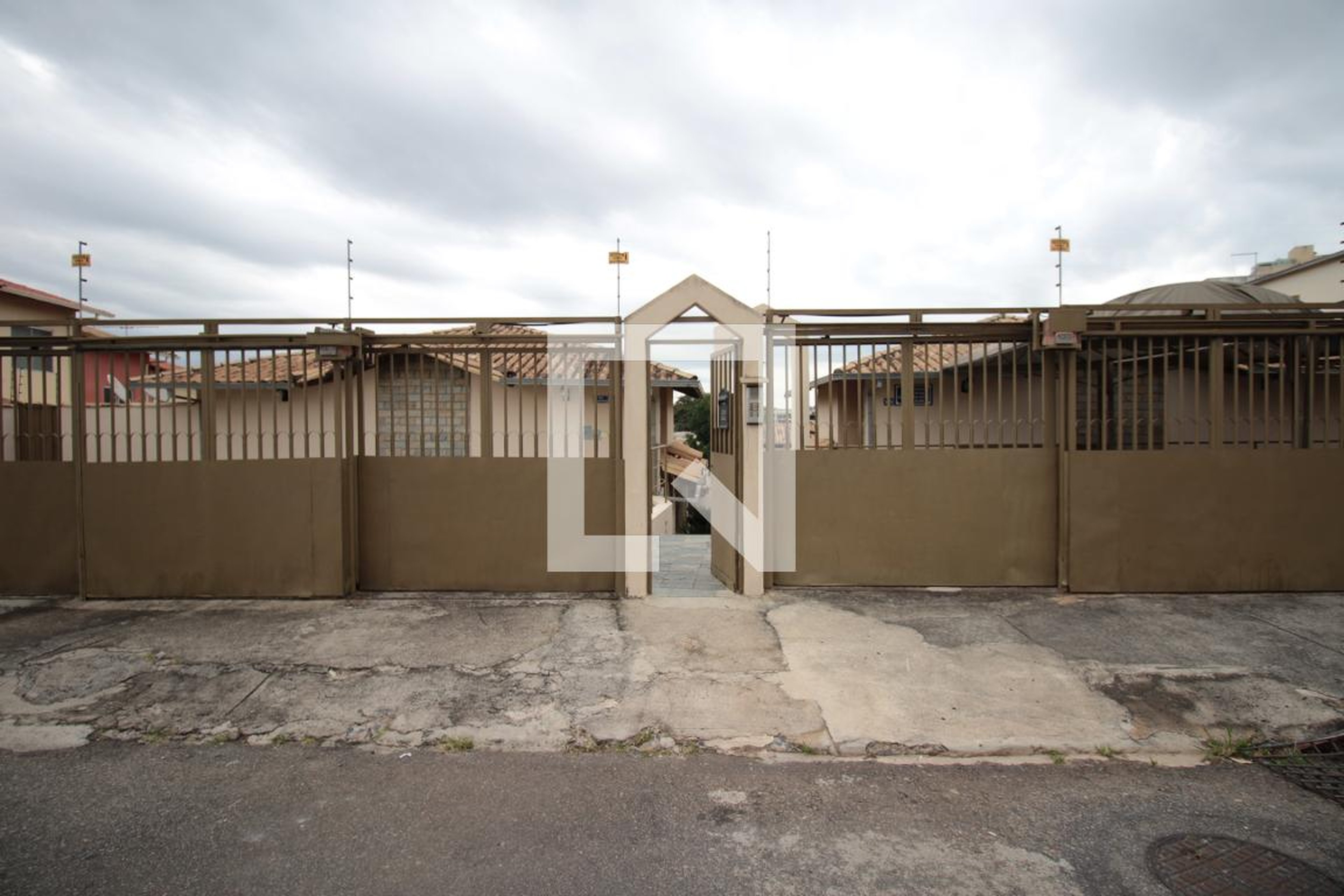 Fachada Condomínio em Rua dos Xavantes, 241