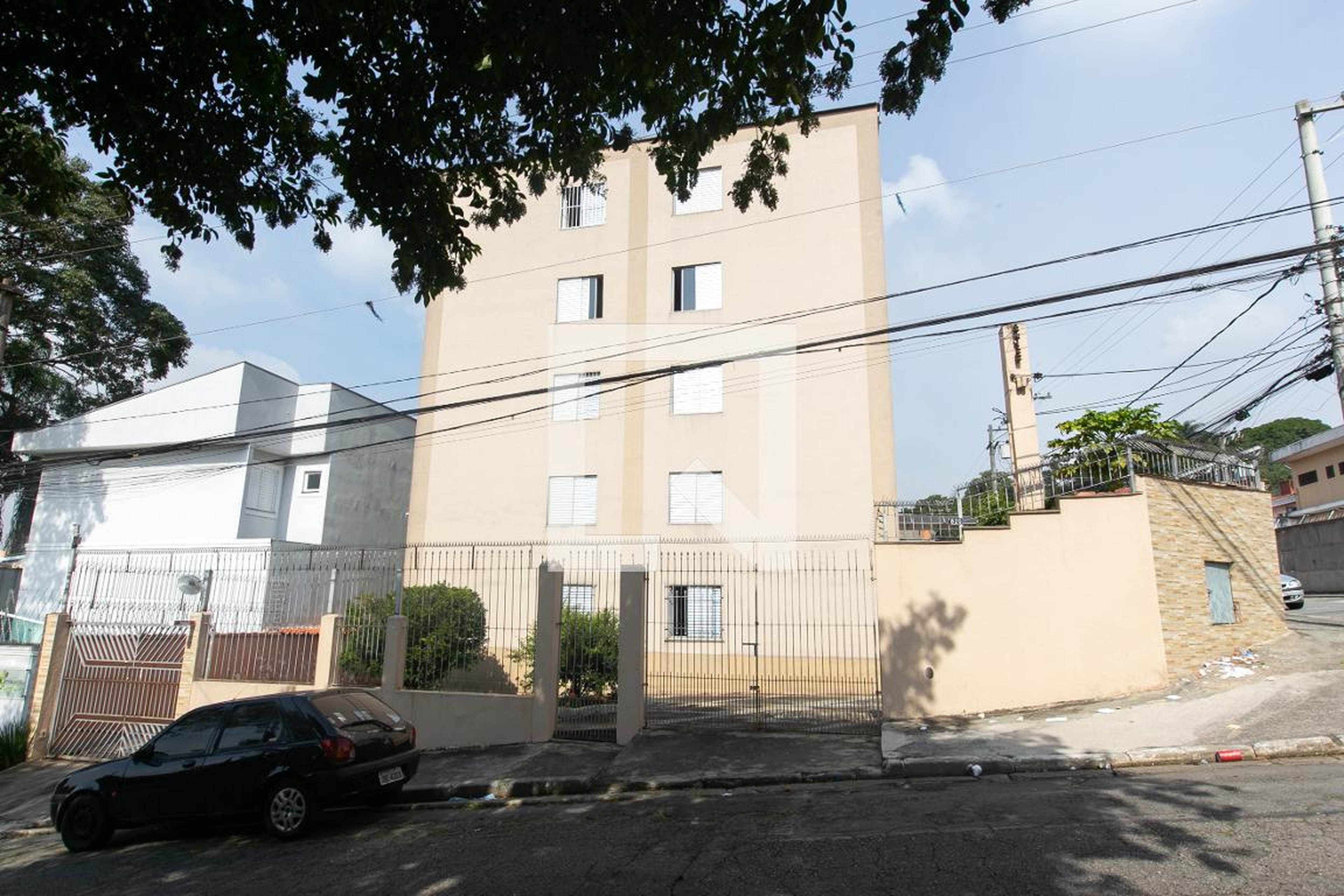 Fachada do Condomínio Edifício Cristina