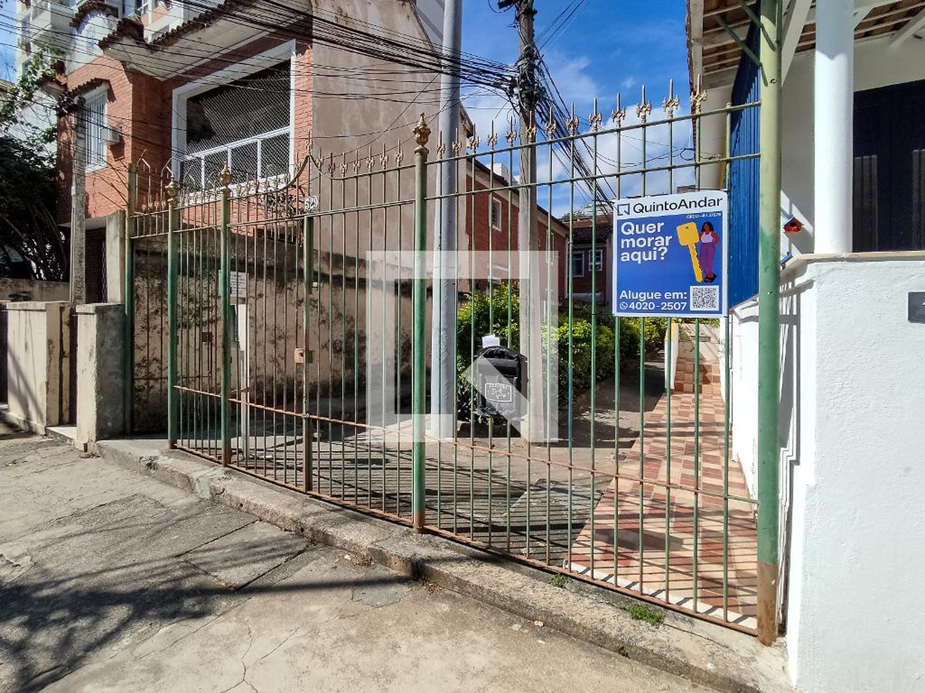 Entrada - Rua Carvalho Alvim 529