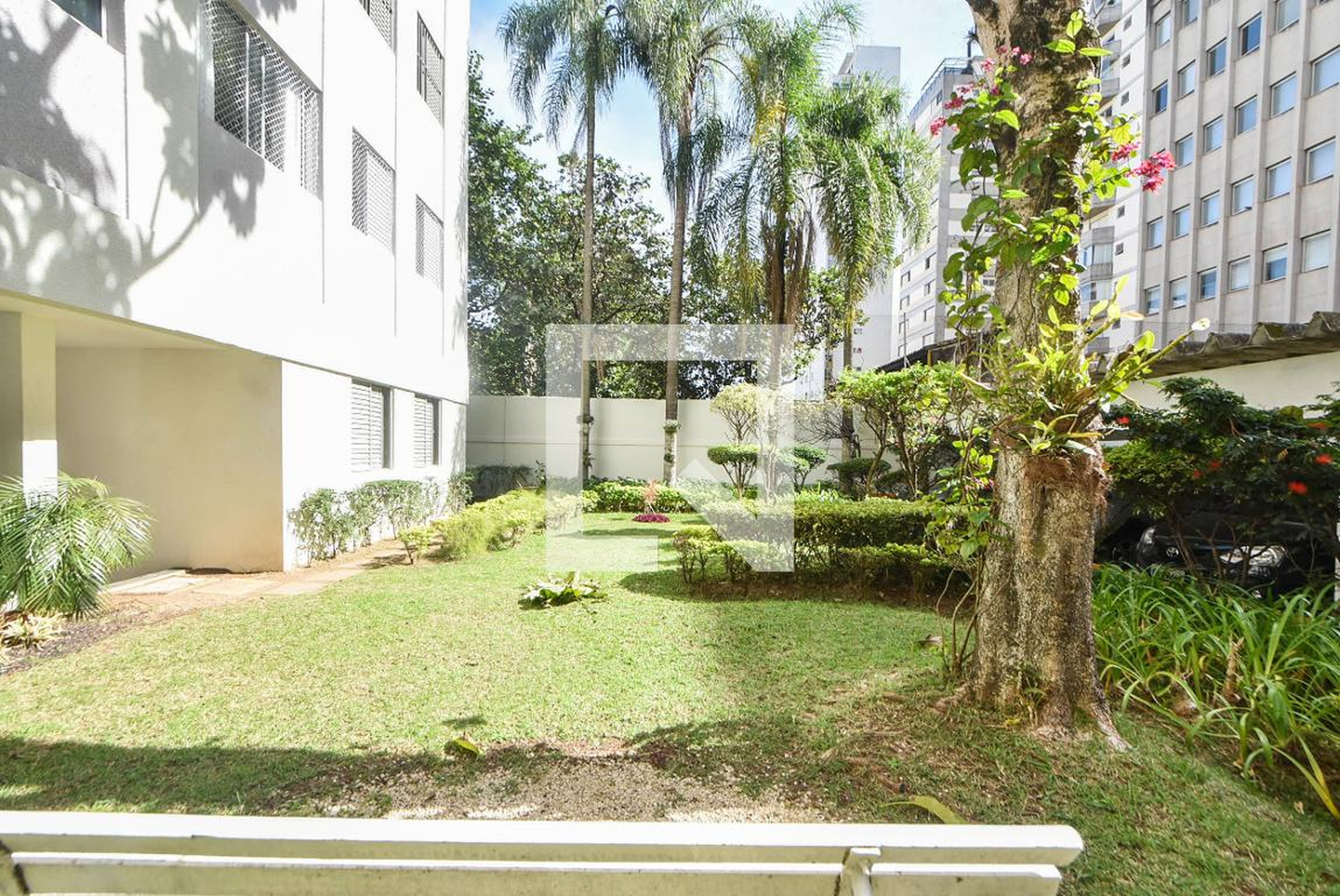 Condomínio - edifício dos manacás