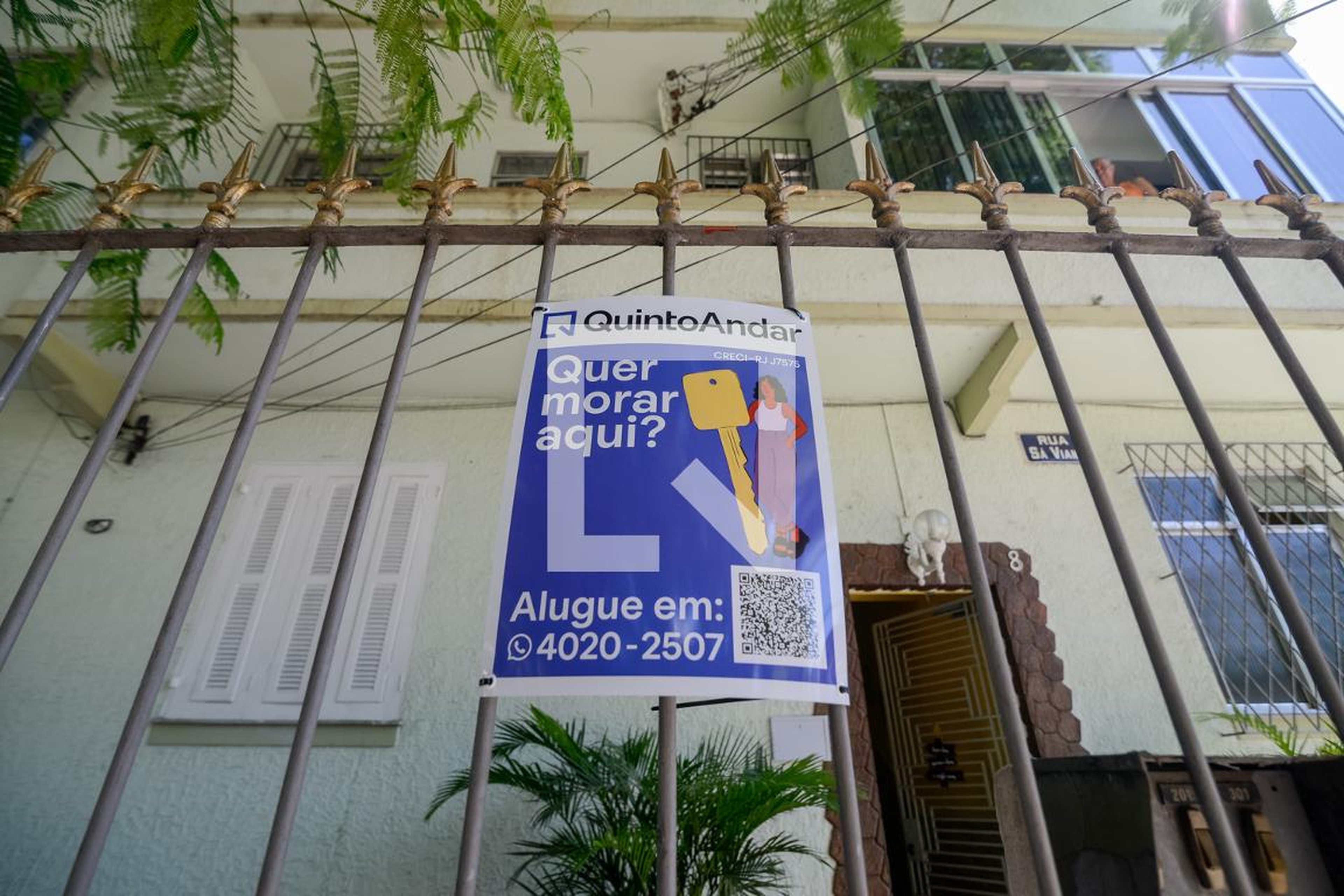 Fachada Condomínio em Rua Sá Viana, 8