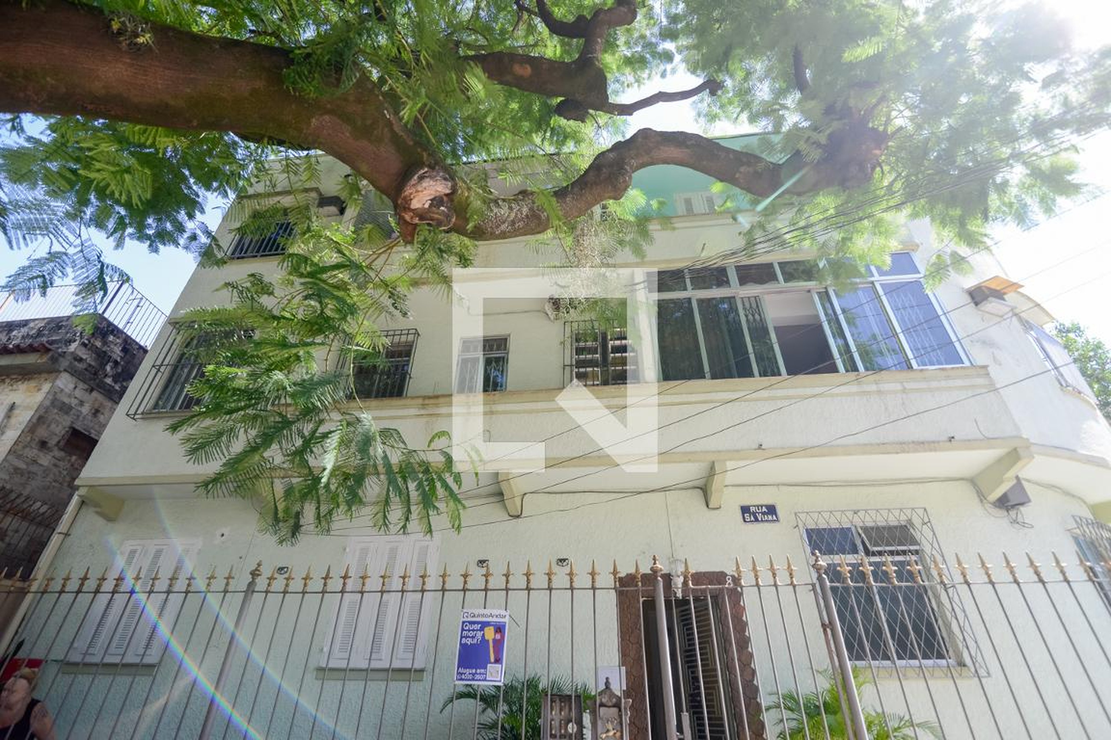 Fachada Condomínio em Rua Sá Viana, 8