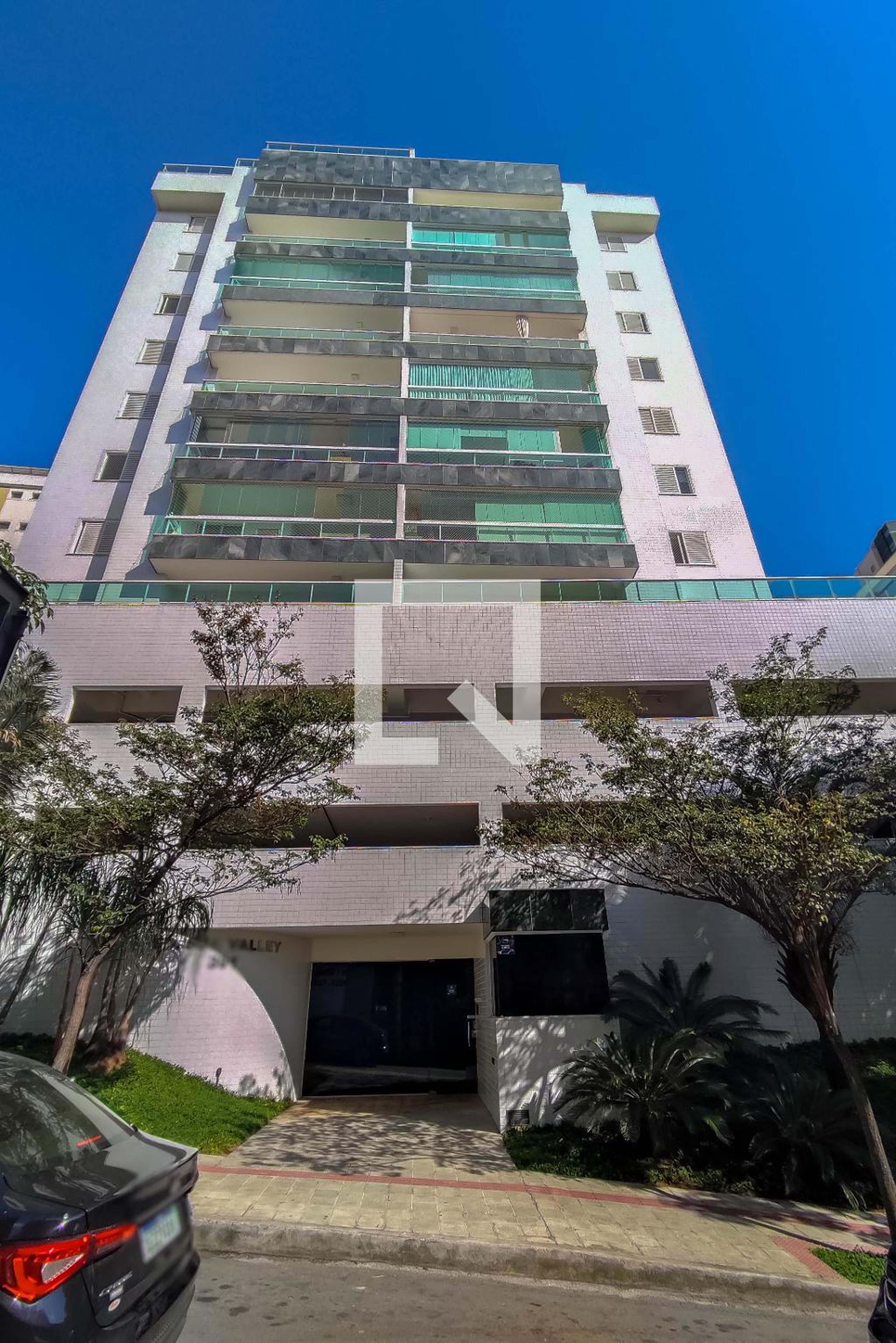 Fachada Condomínio em Rua Professora Bartira Mourão, 391