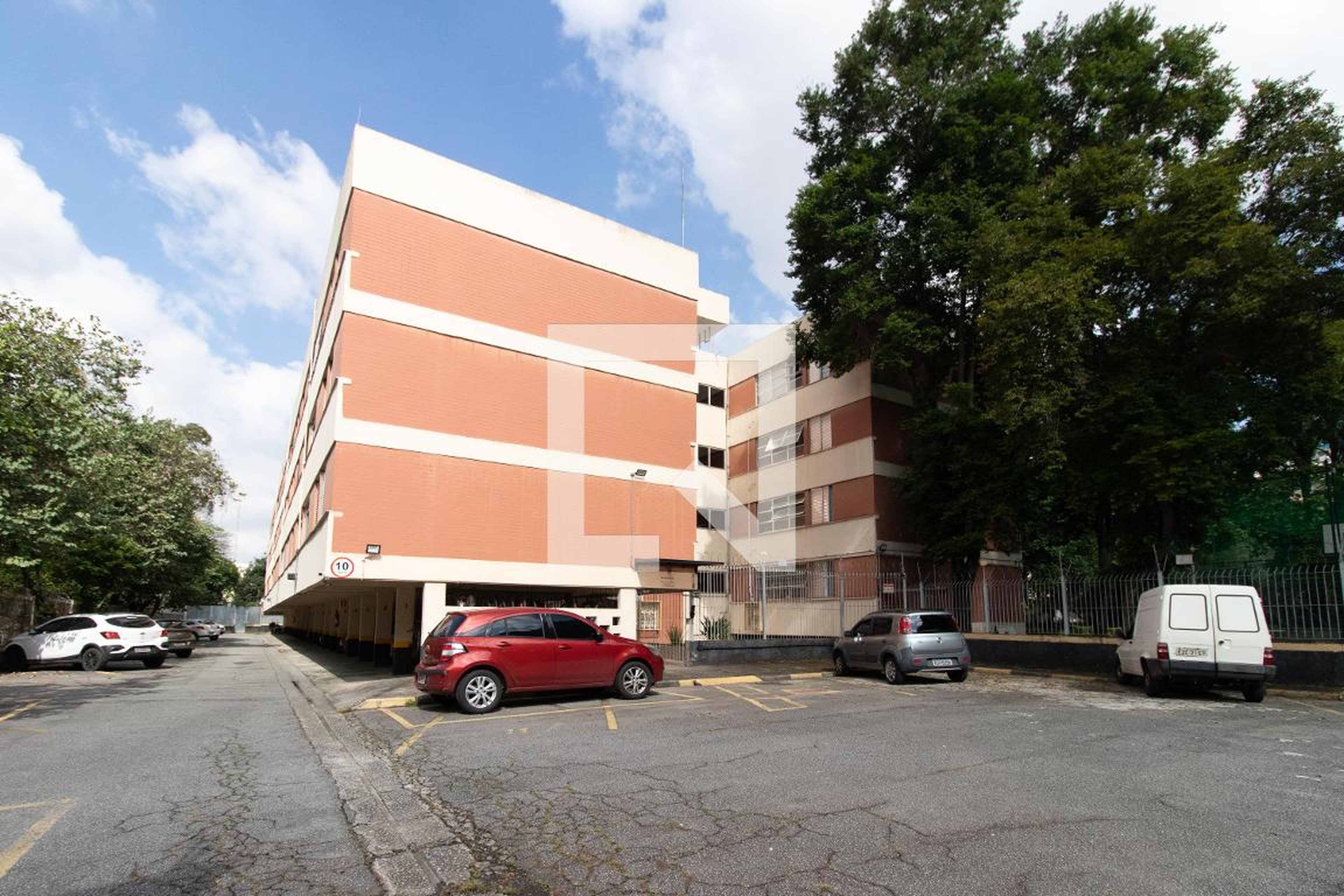 Fachada do Condomínio Edifício Itu