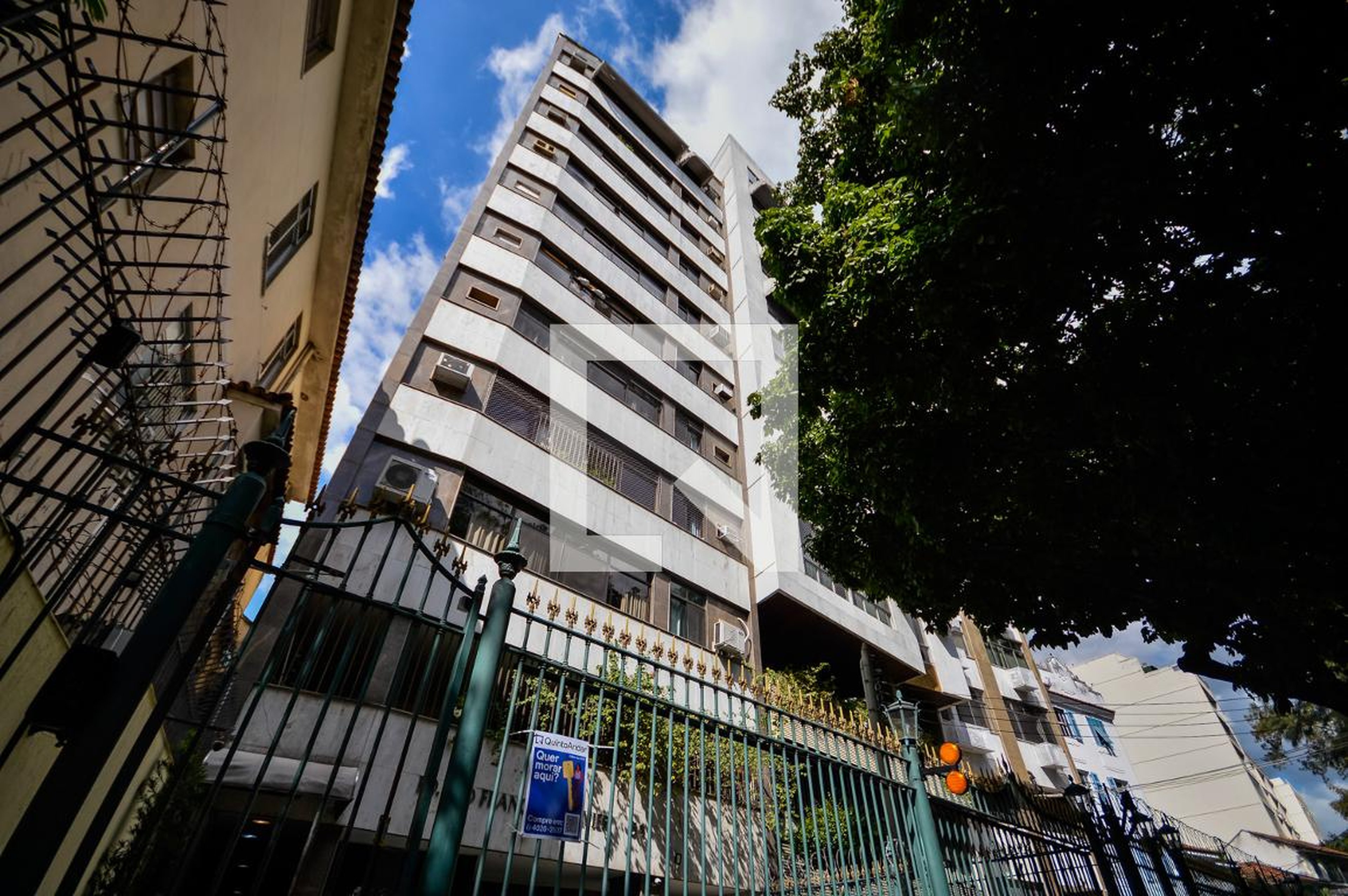 Fachada Condomínio em Rua Marquês de Valença, 51