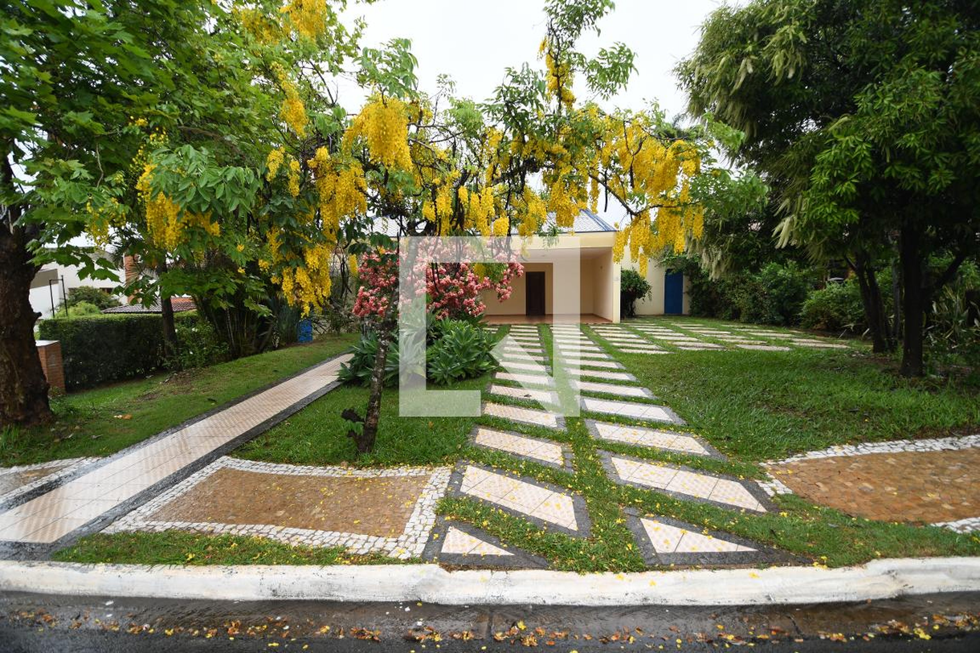 Fachada Condomínio Rio das Pedras