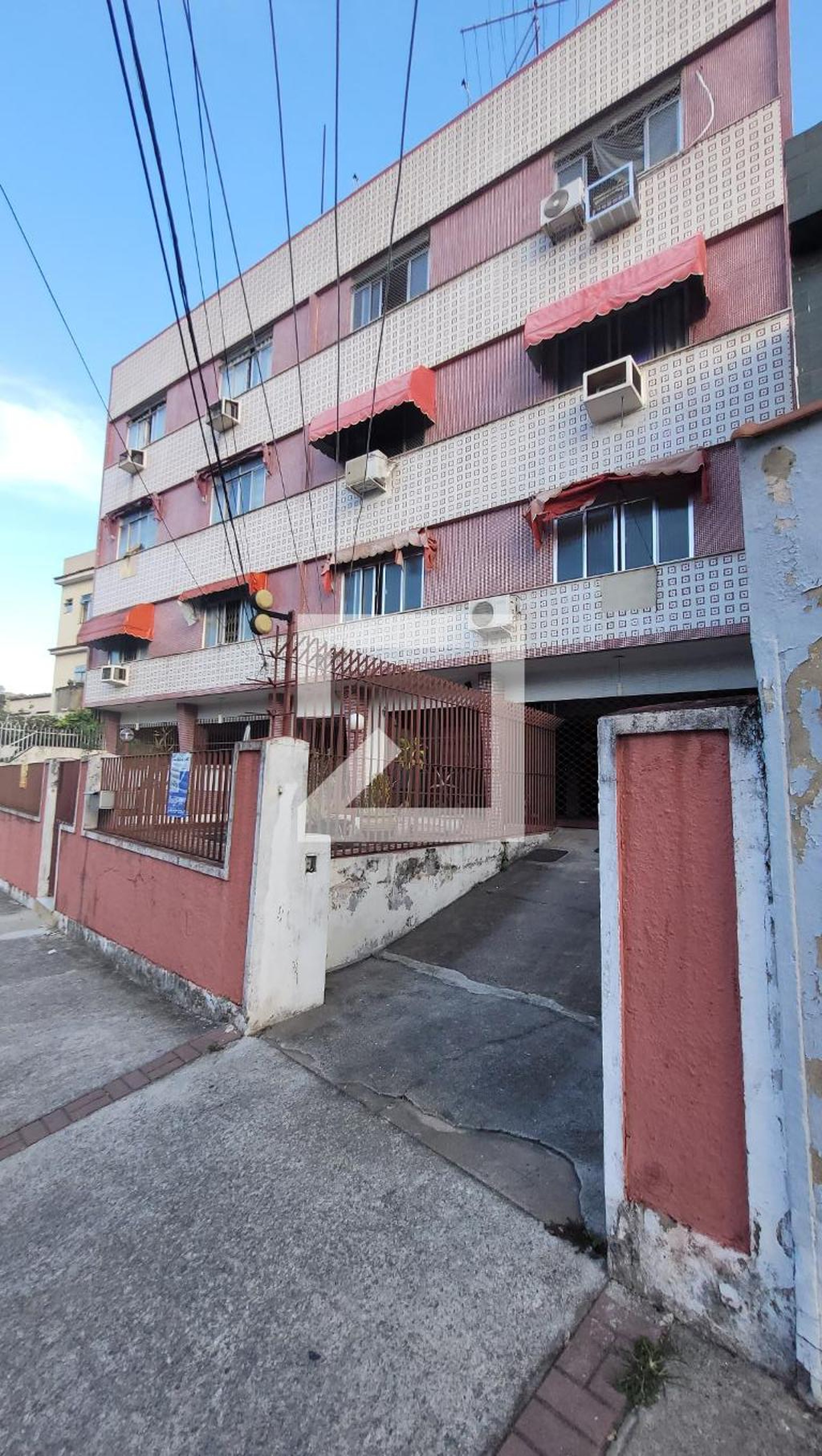 Fachada Condomínio em Rua Manuel Machado, 85