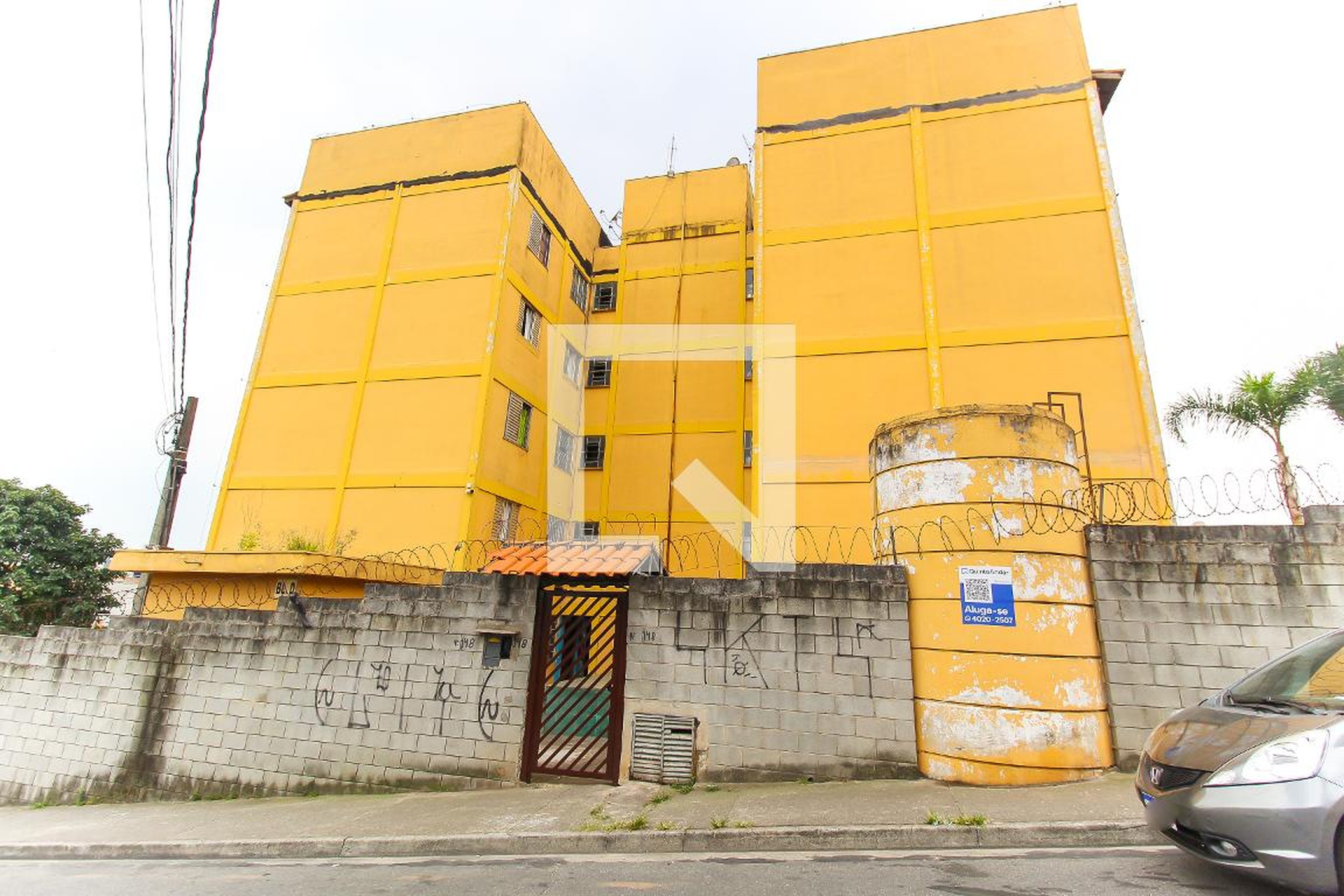 Fachada Condomínio em Rua Catharina Corazin, 148