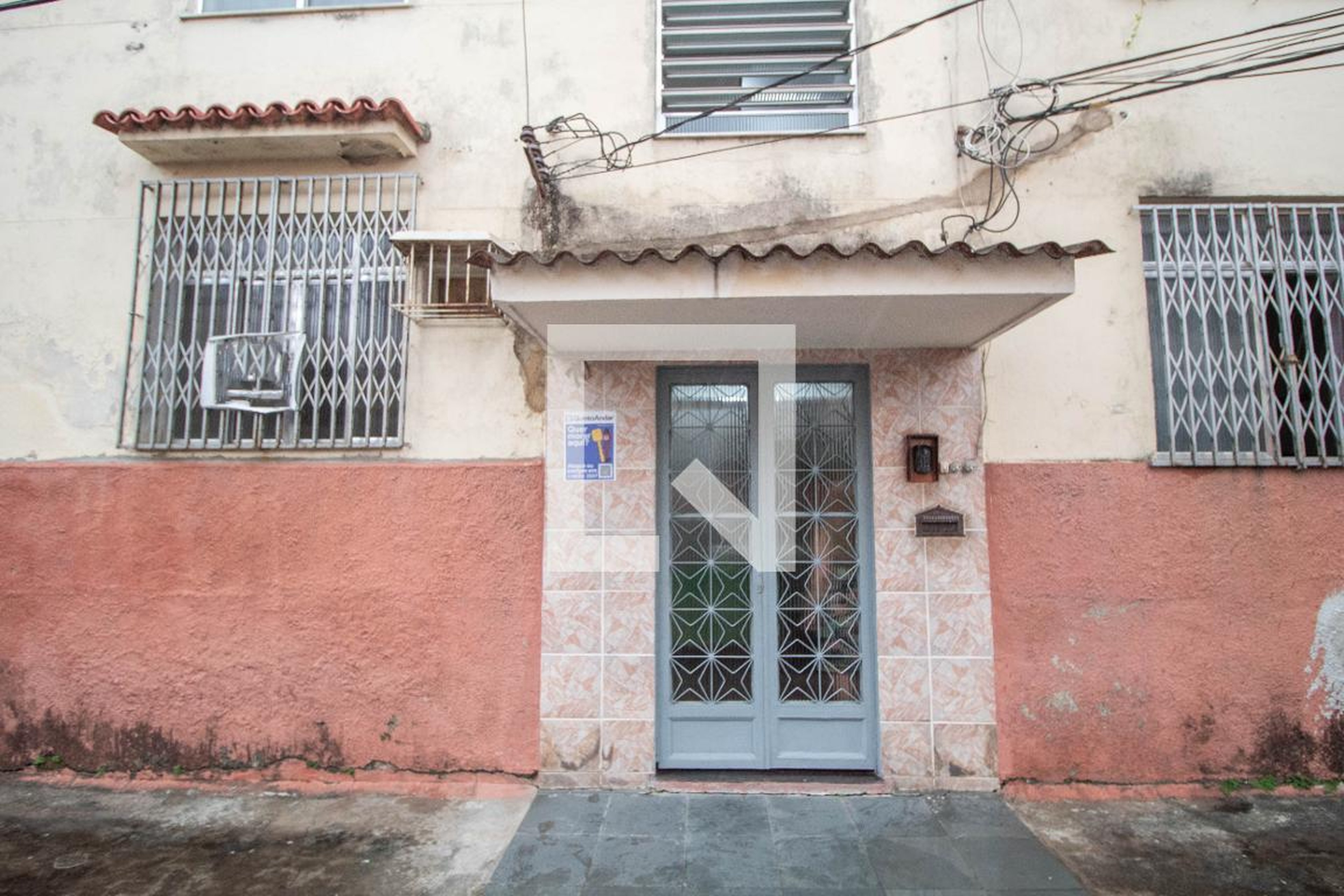 Fachada Condomínio em Rua Francisco Venâncio Filho, 70