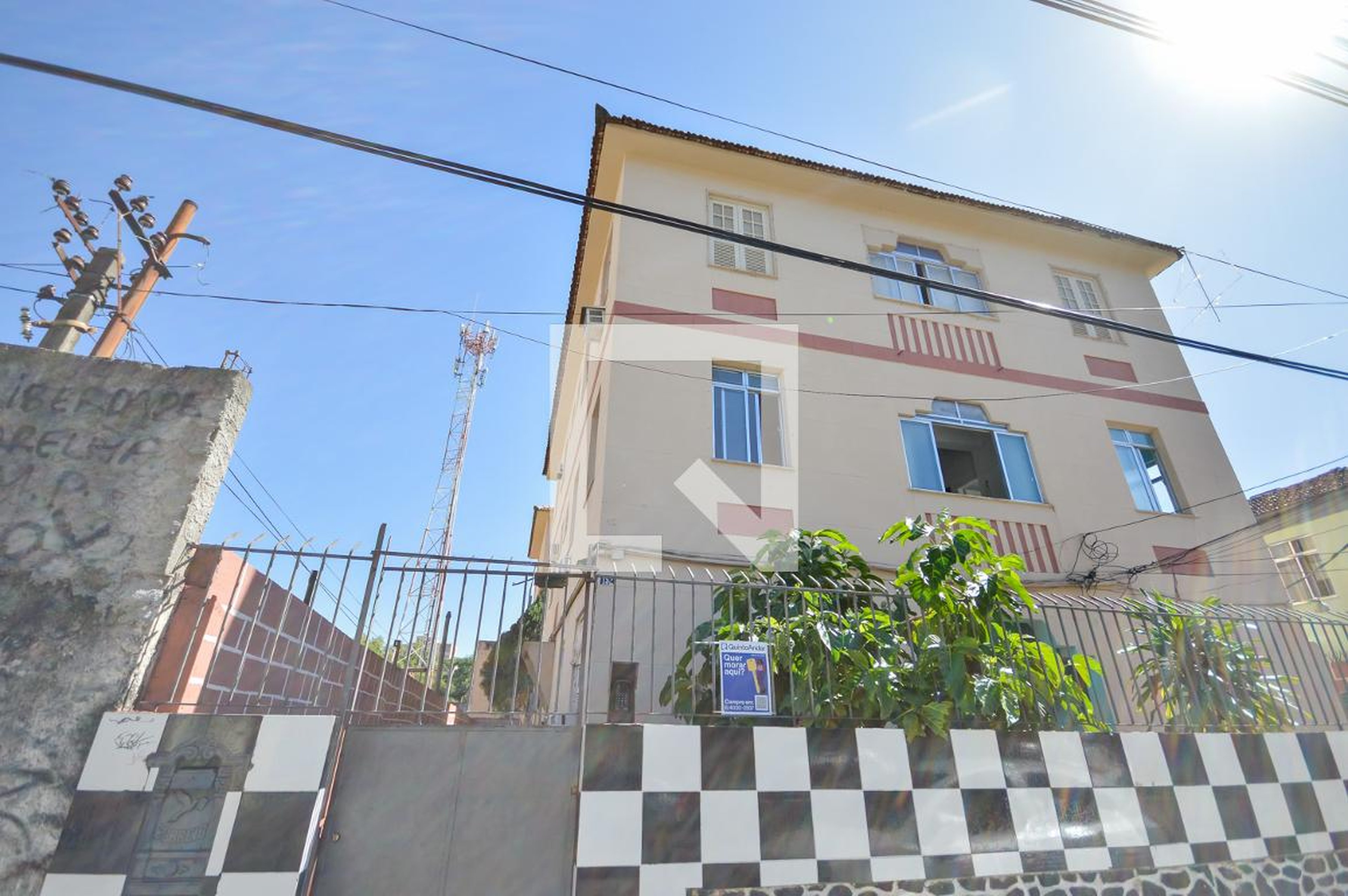 Fachada Condomínio em Rua Ernesto de Souza, 152