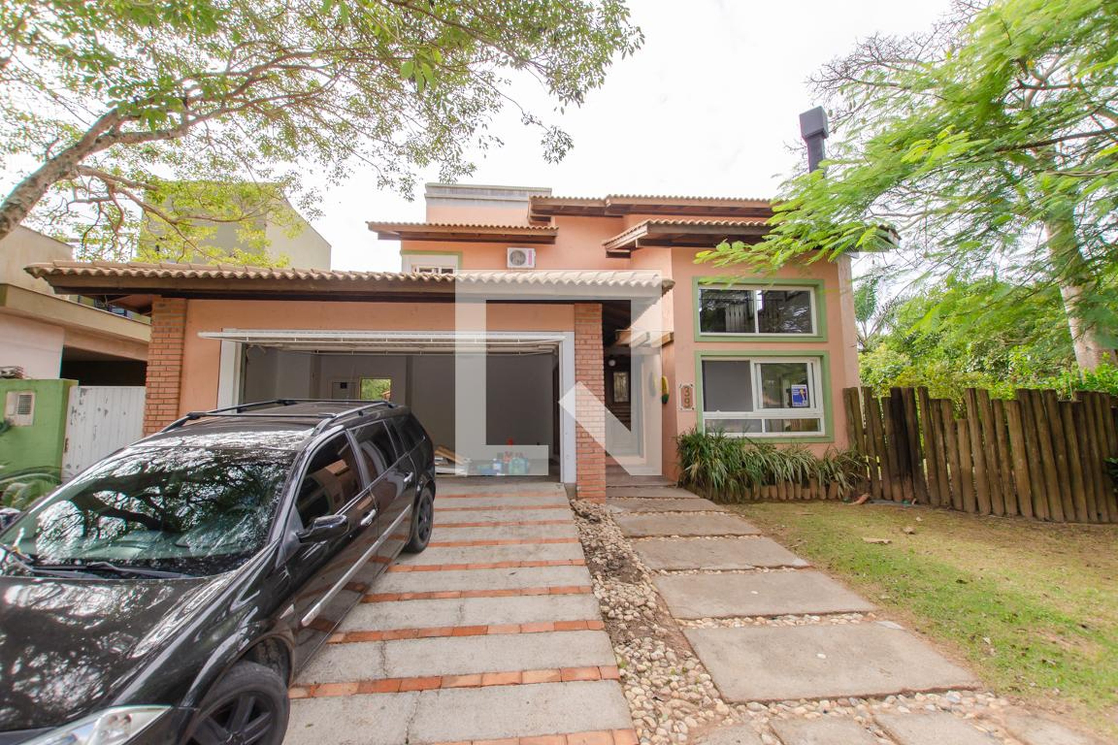 Fachada Condomínio Oscar Boechat