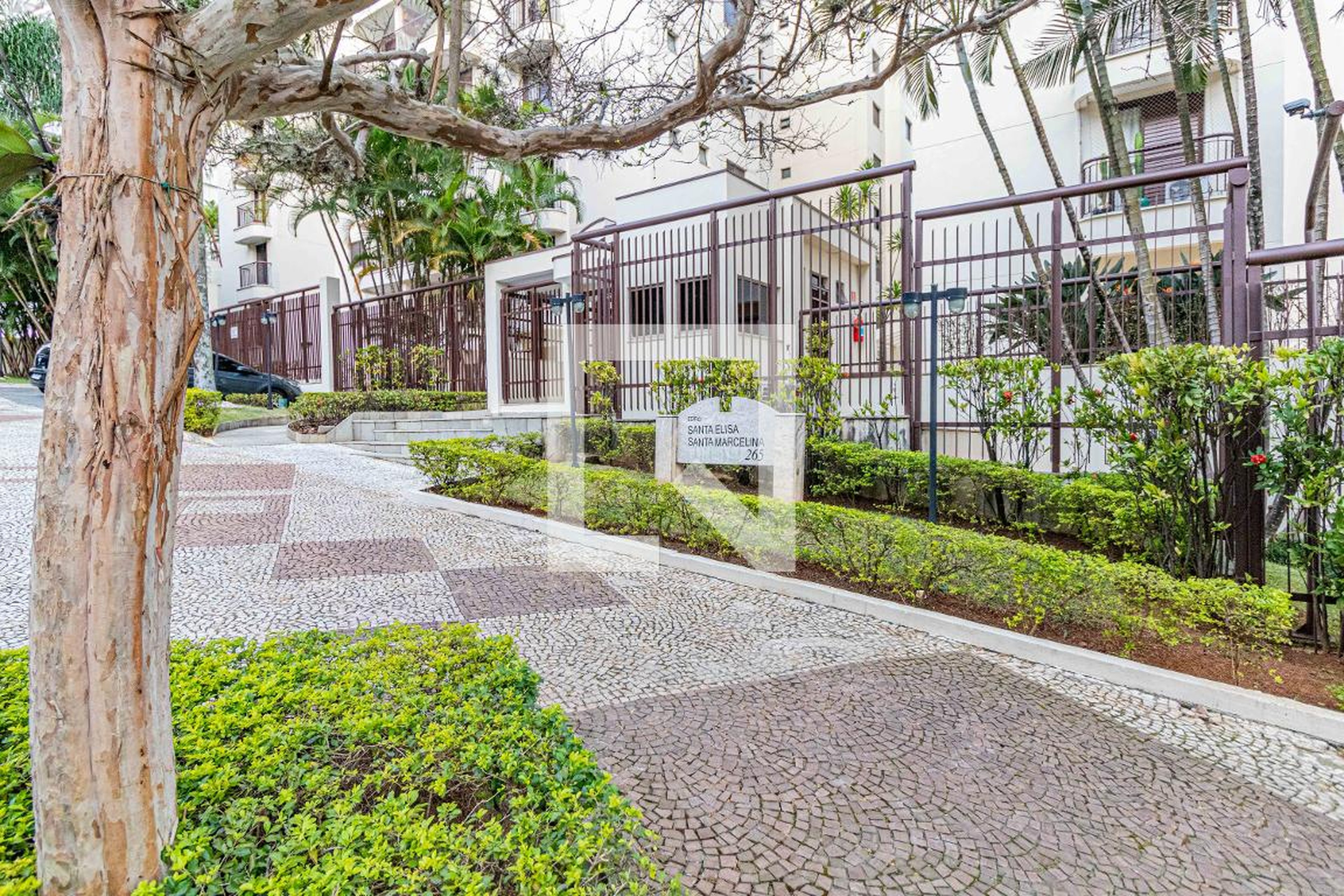 Fachada Condomínio em Rua Doutor Manoel de Paiva Ramos, 165