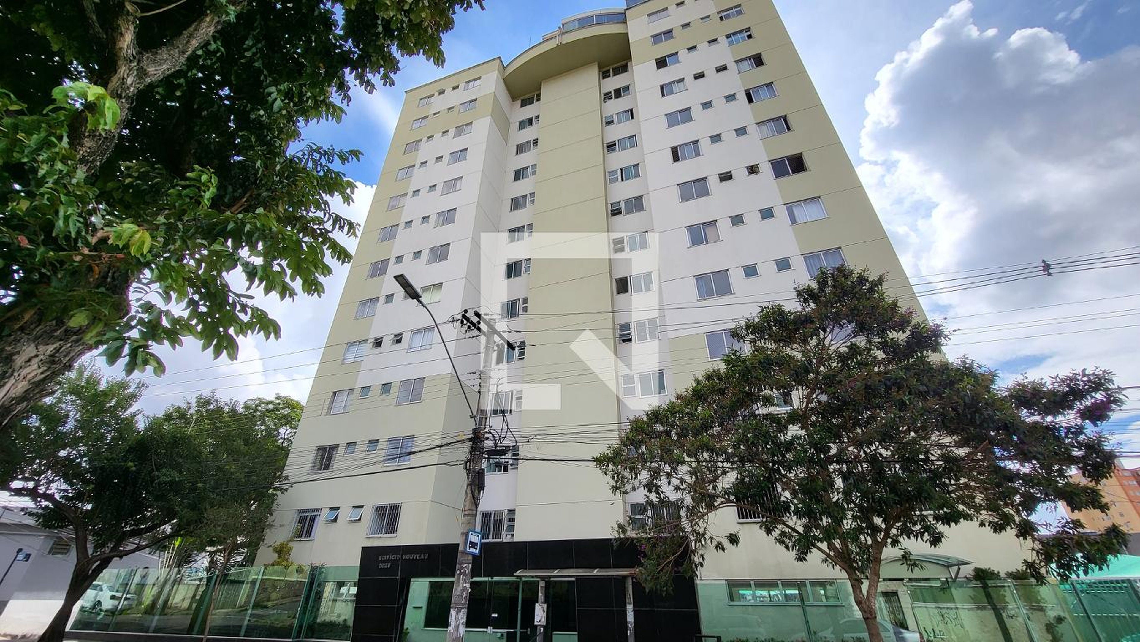 Fachada Condomínio em Rua Pouso Alegre, 1701