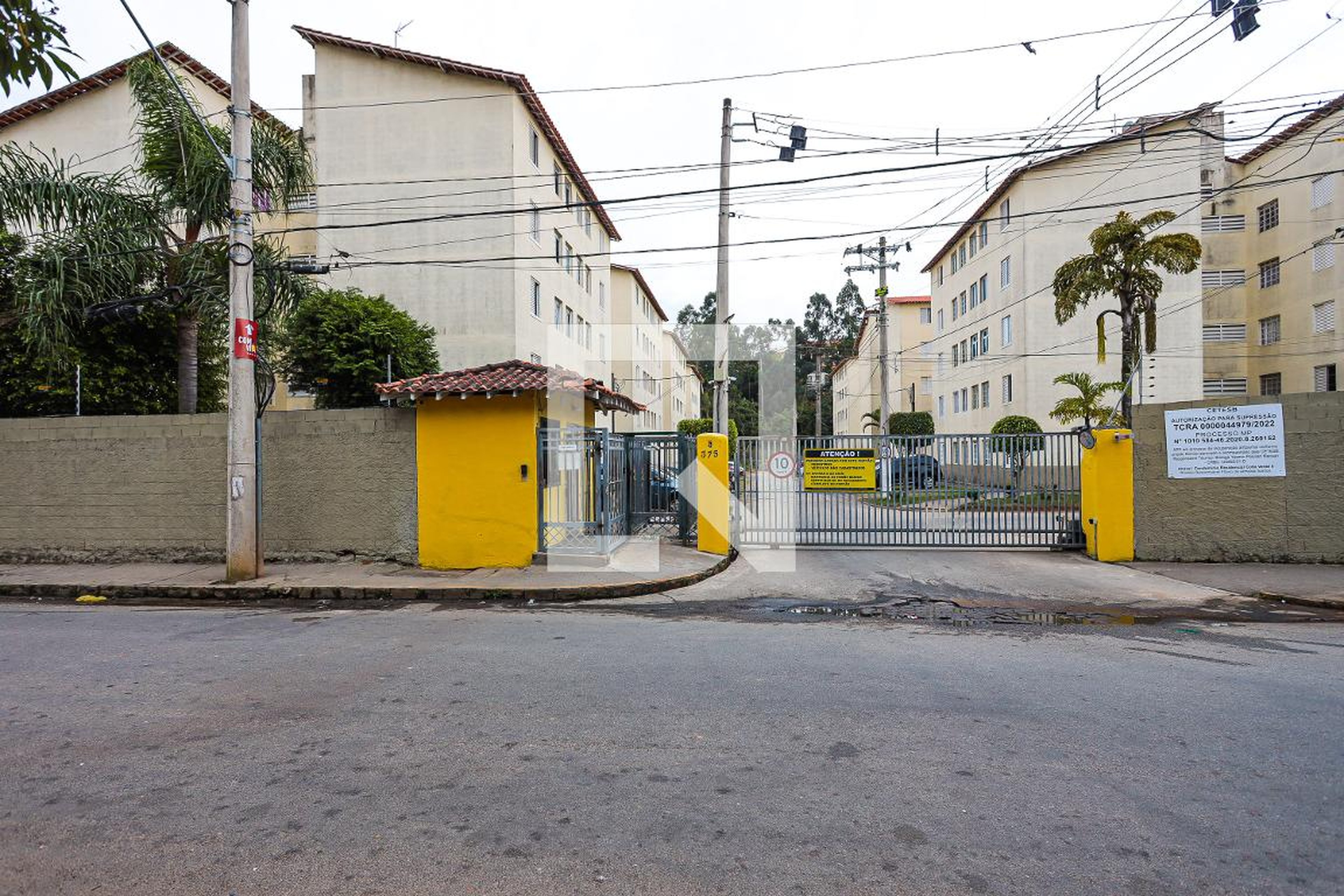 Fachada do condomínio Condomínio em Estrada Municipal Walter Steurer, 375