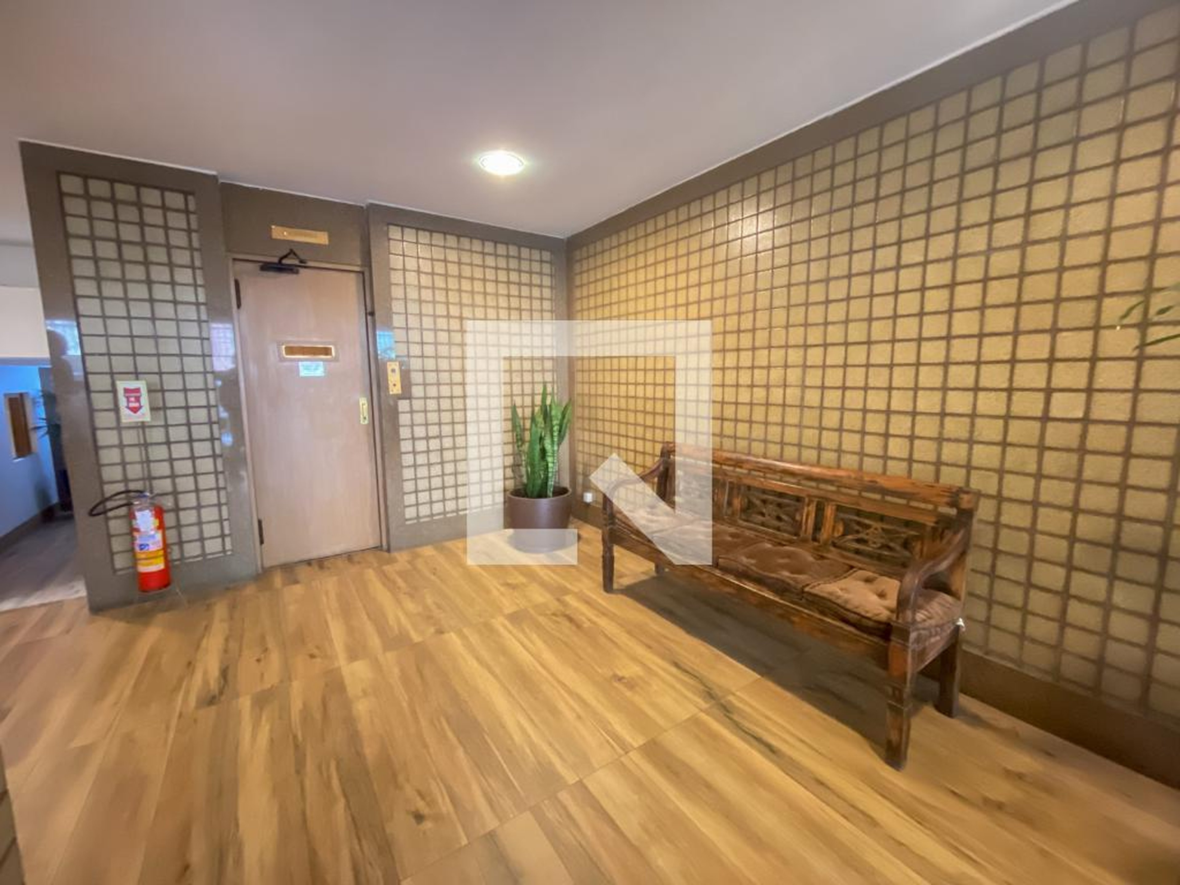 Hall - Pereira de Souza