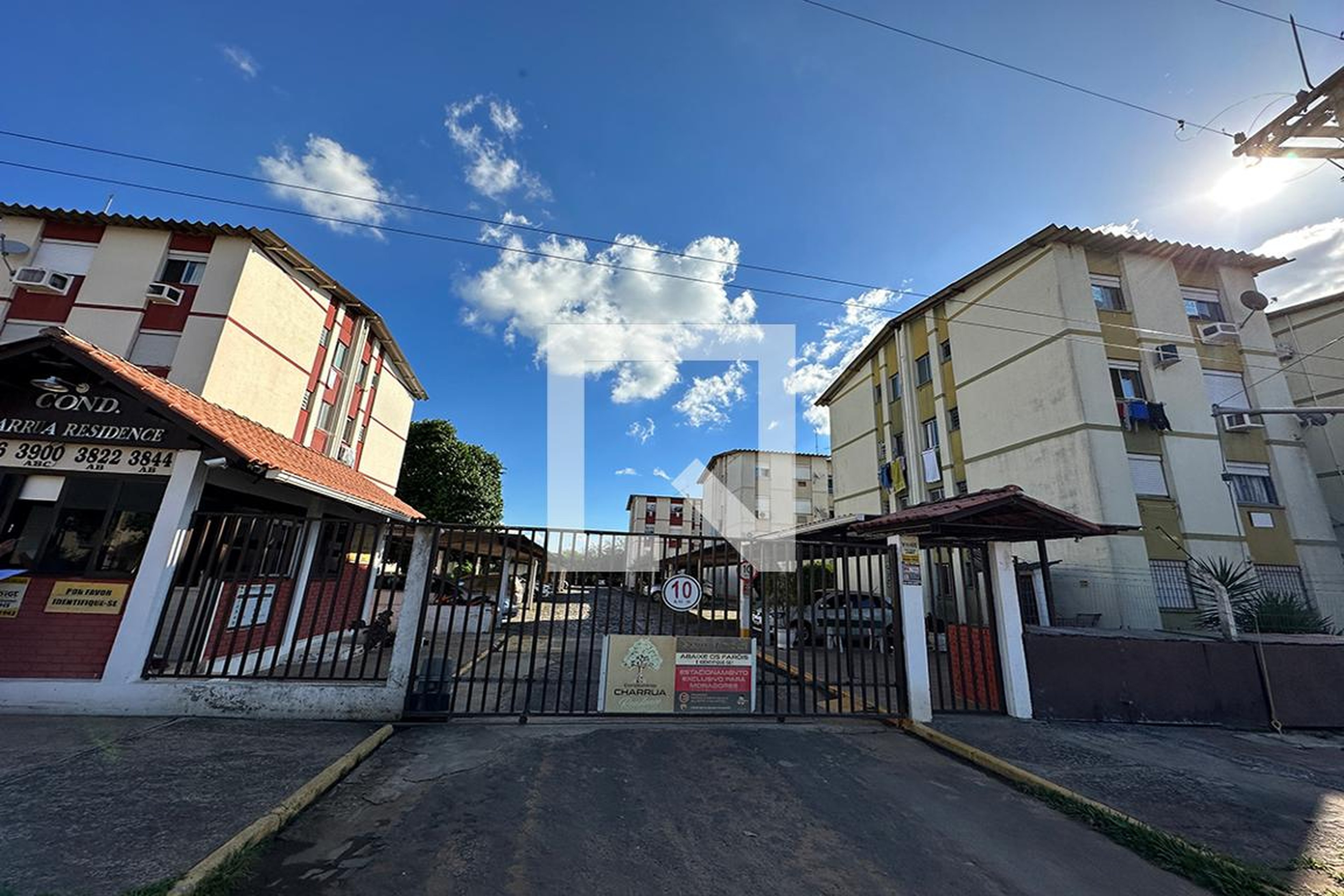 Fachada do Condomínio Condomínio Charrua Residence