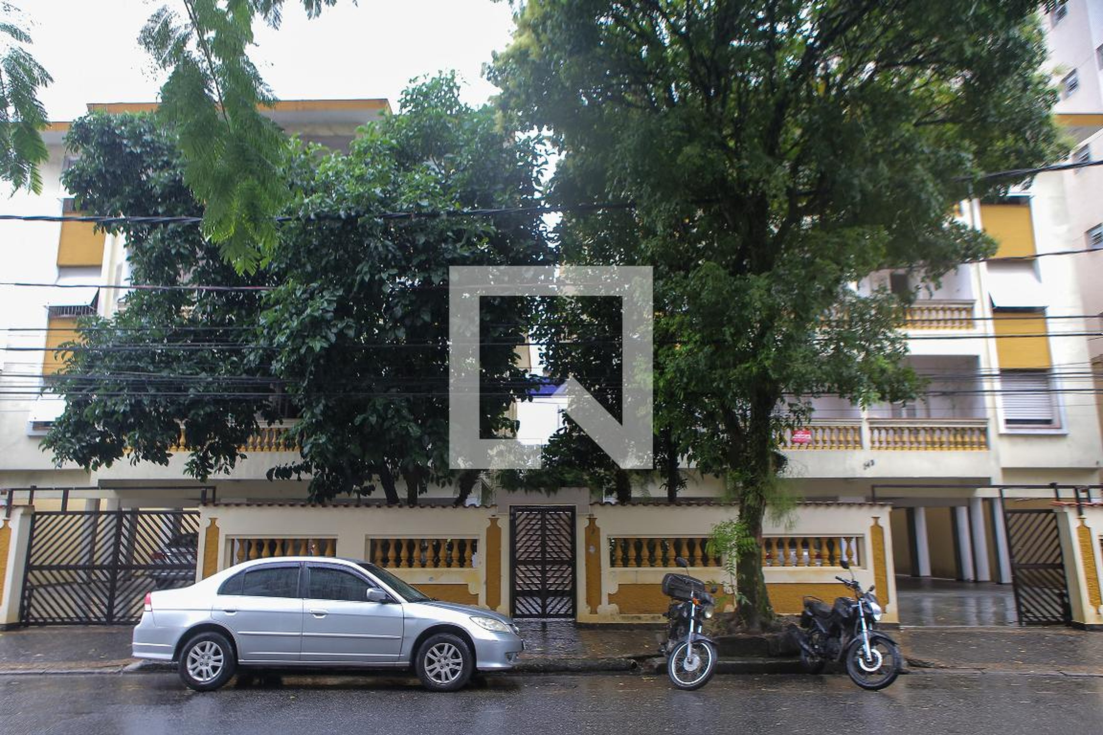 Fachada Condomínio em Rua Vahia de Abreu, 143