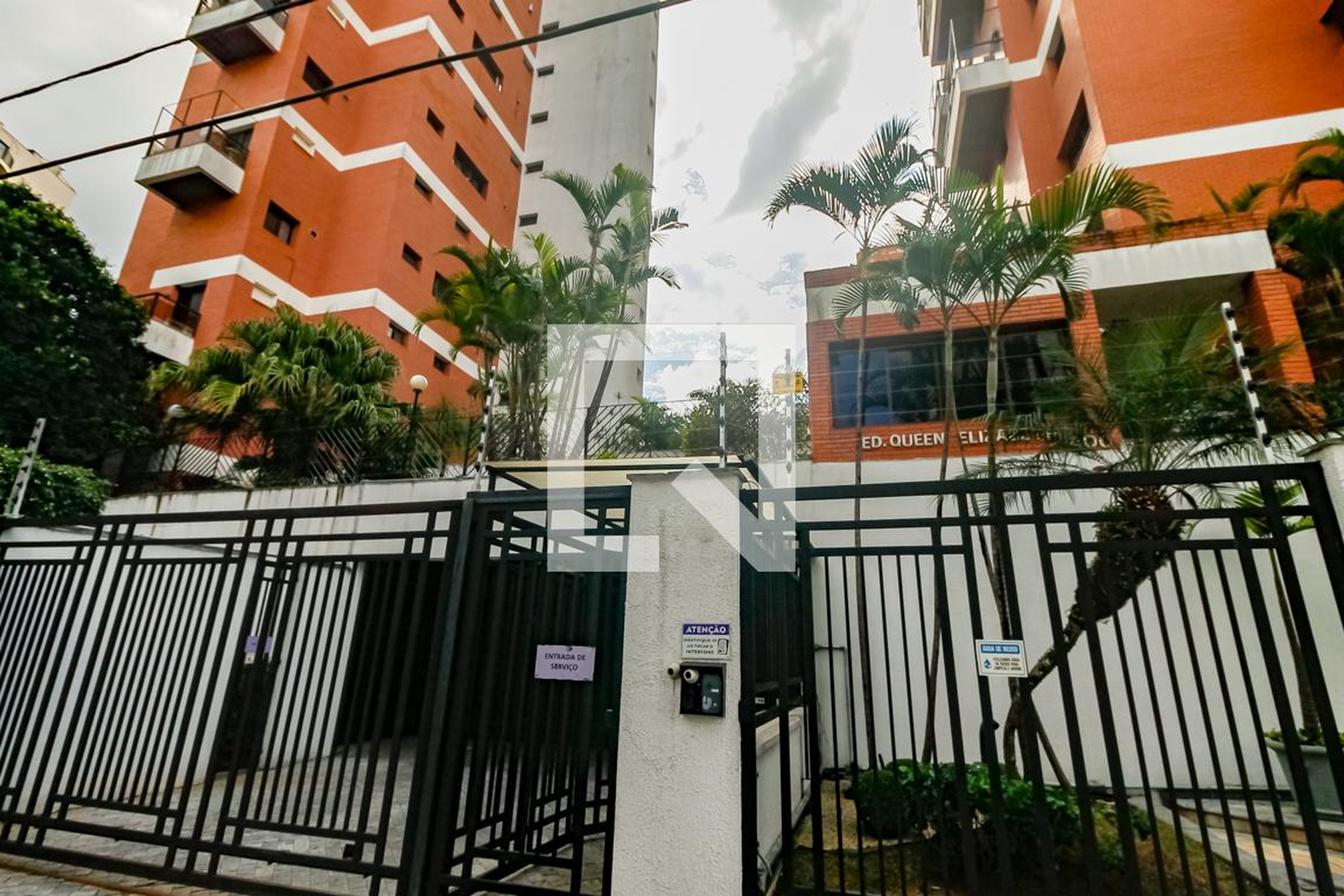 Fachada Condomínio Queen Elizabeth