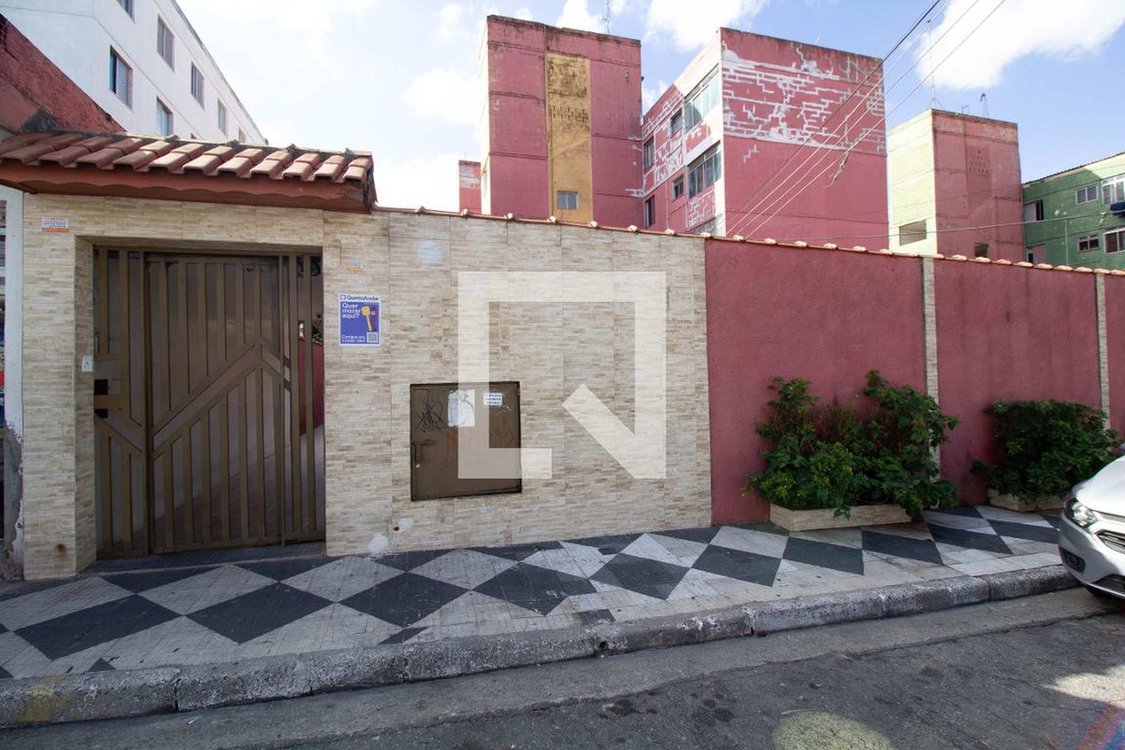 Fachada Edifício Quaresmeiras IV