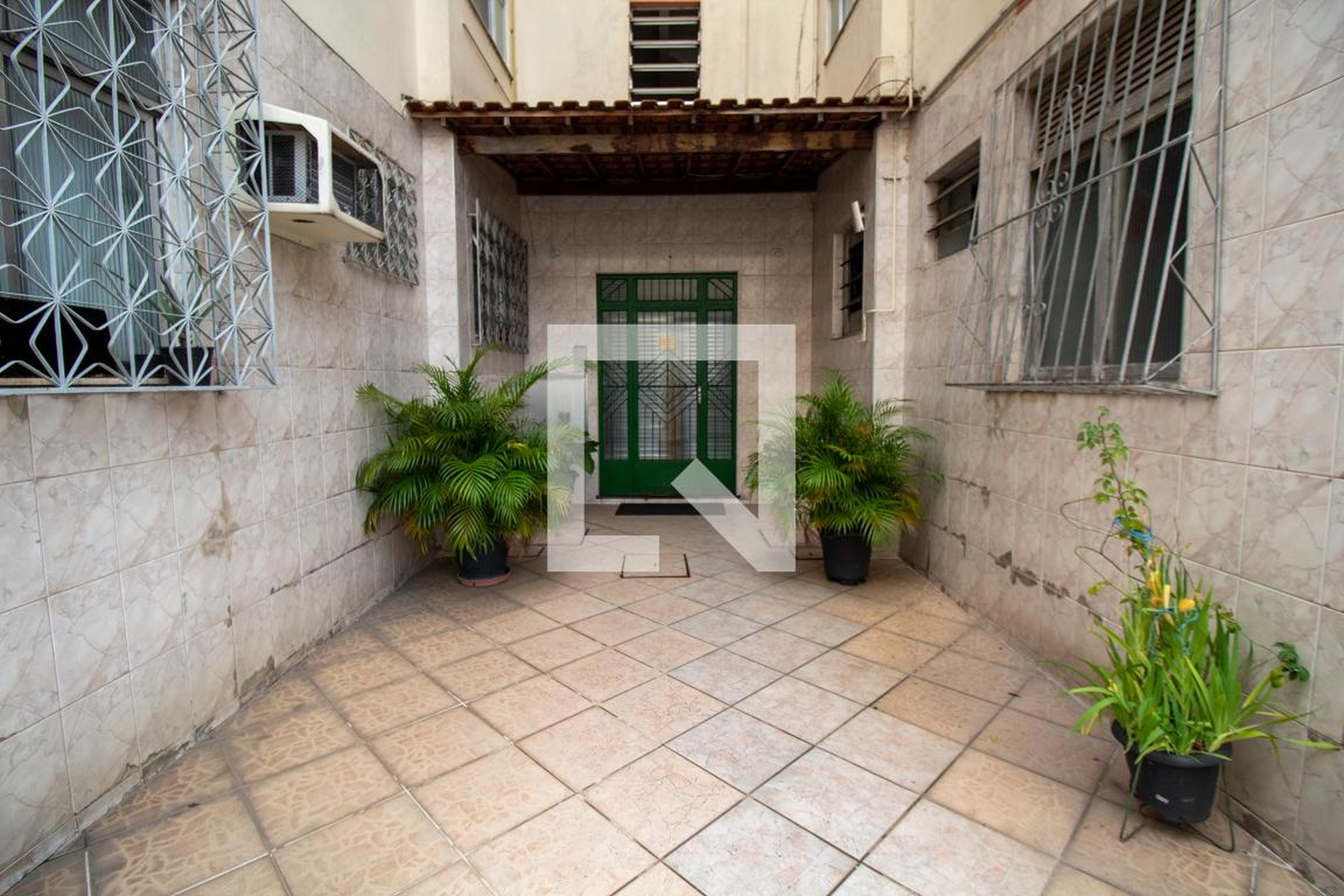 Fachada do Prédio Condomínio em Rua Jorge Martins, 190