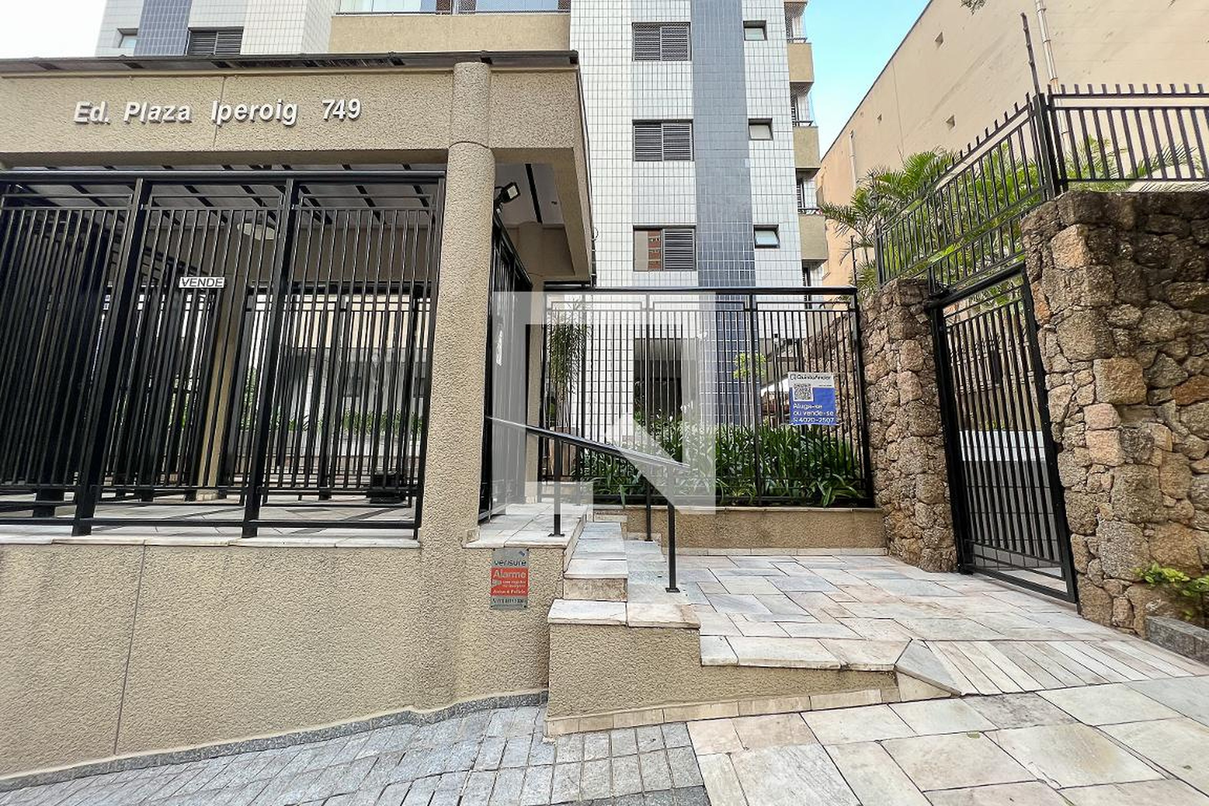 Fachada Condomínio Iperoig Plaza