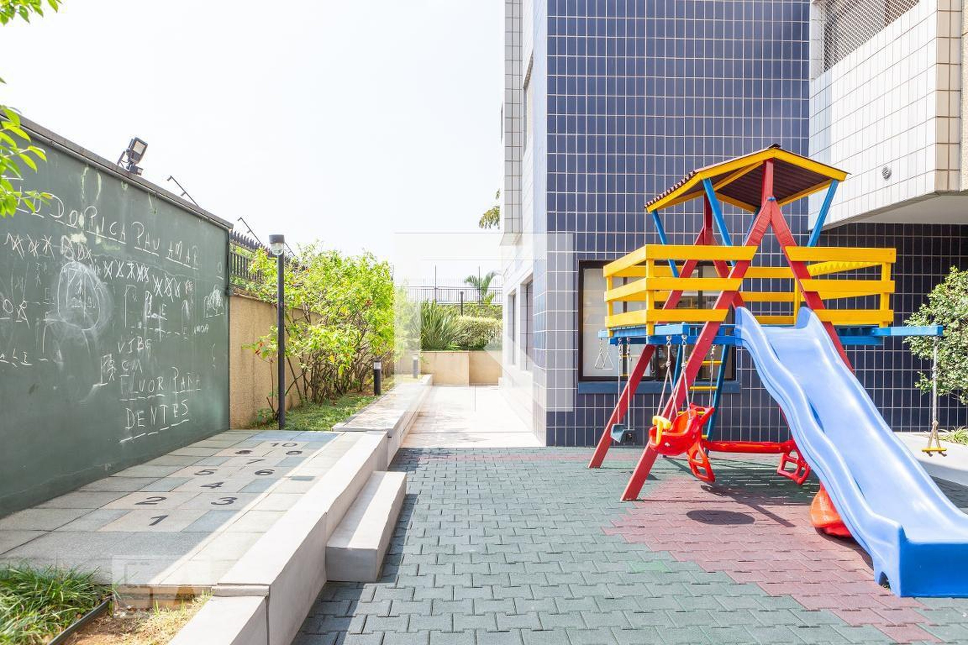 Playground - Iperoig Plaza
