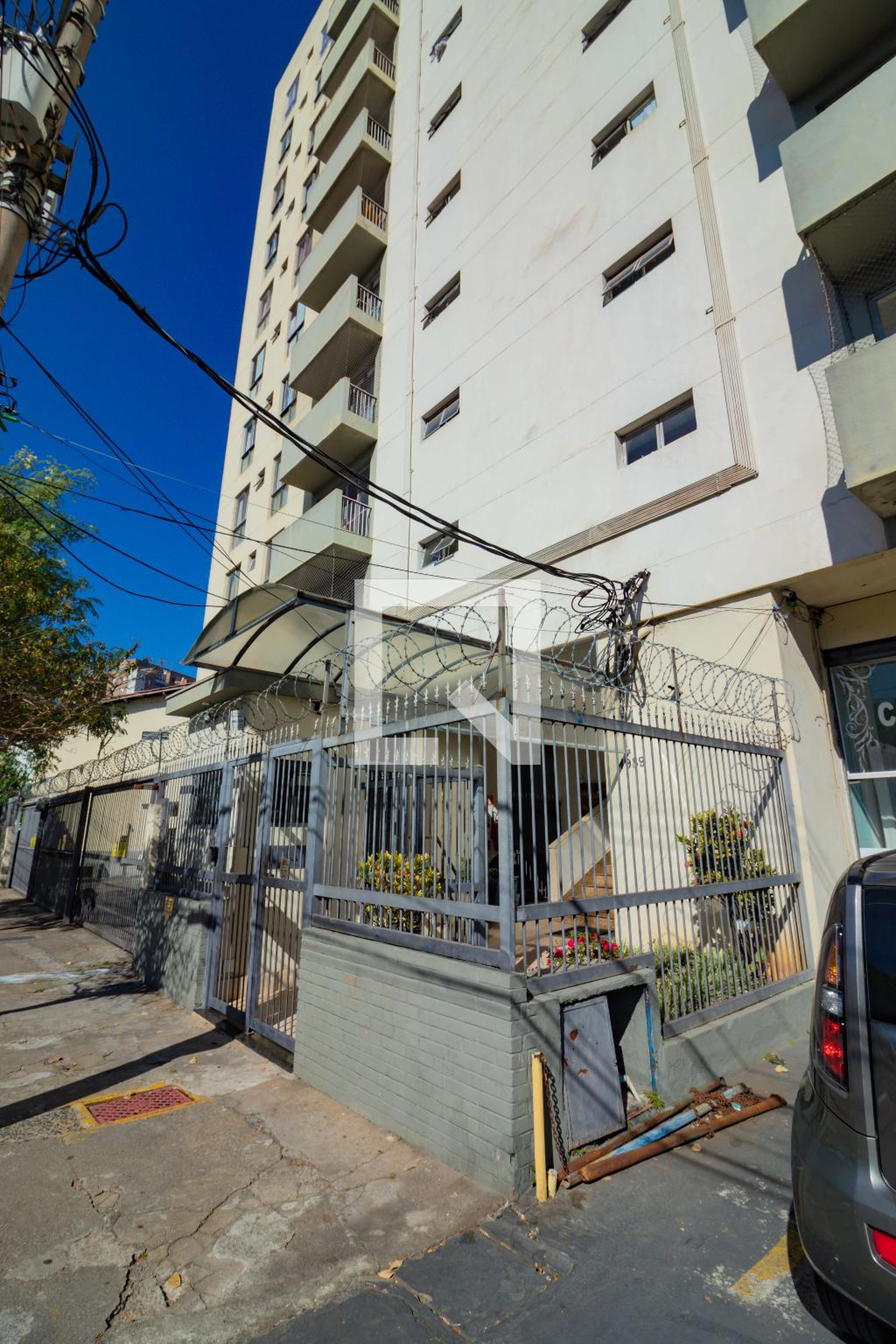 Fachada do Condomínio Condomínio Delta