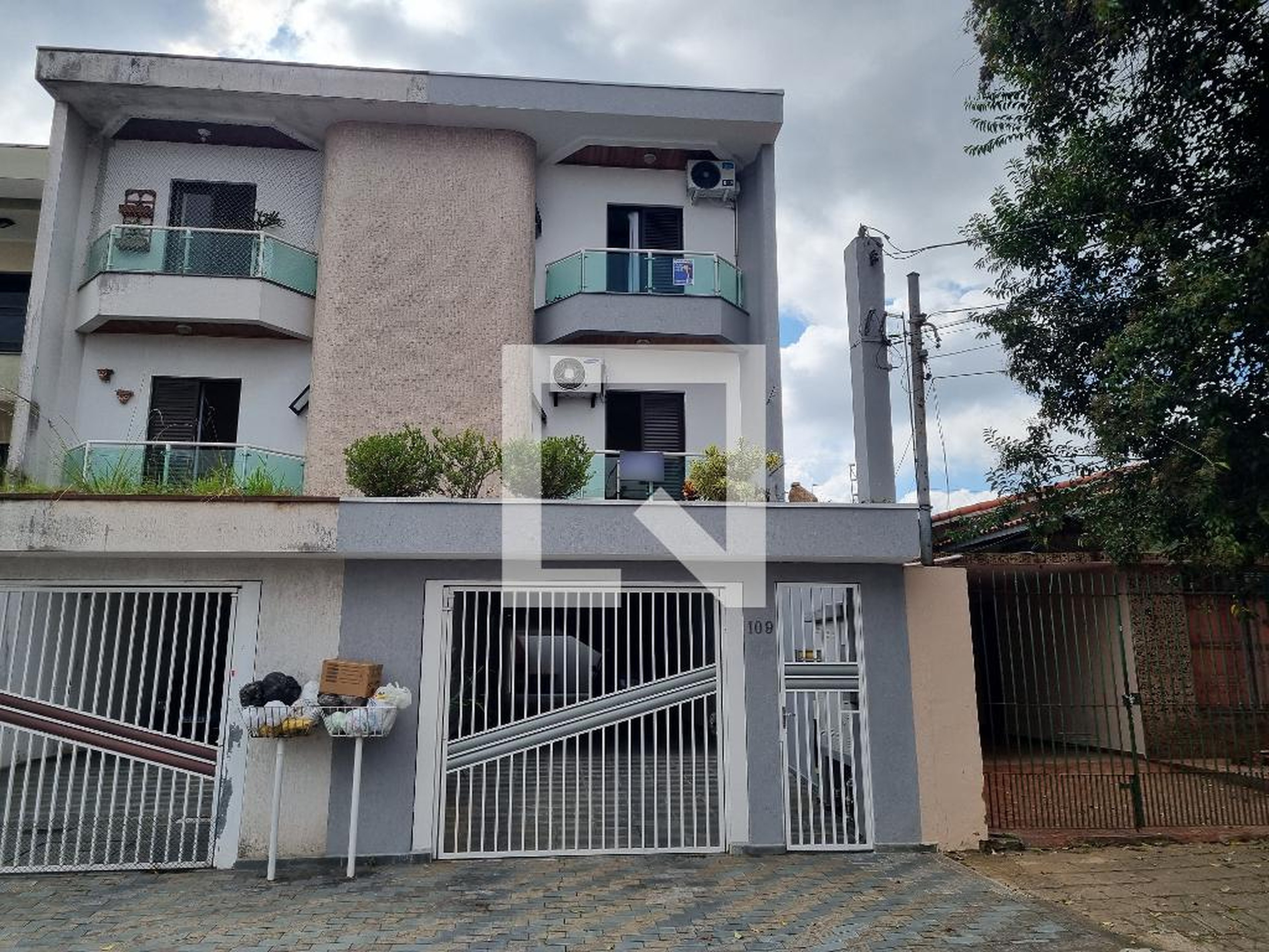 Fachada Condomínio em Rua Onze de Agosto, 109