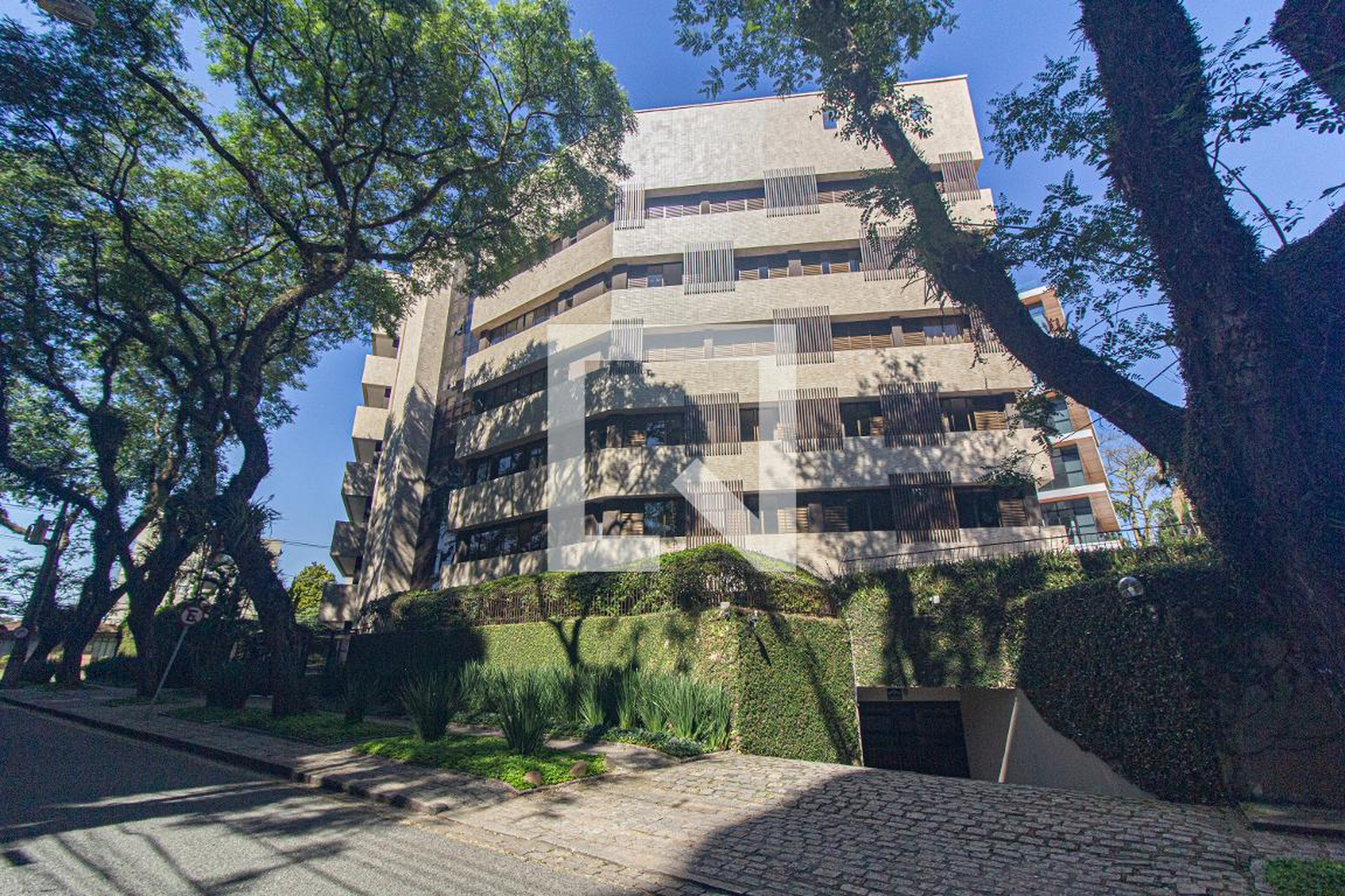 Fachada Condomínio em Rua Deputado Joaquim José Pedrosa, 33