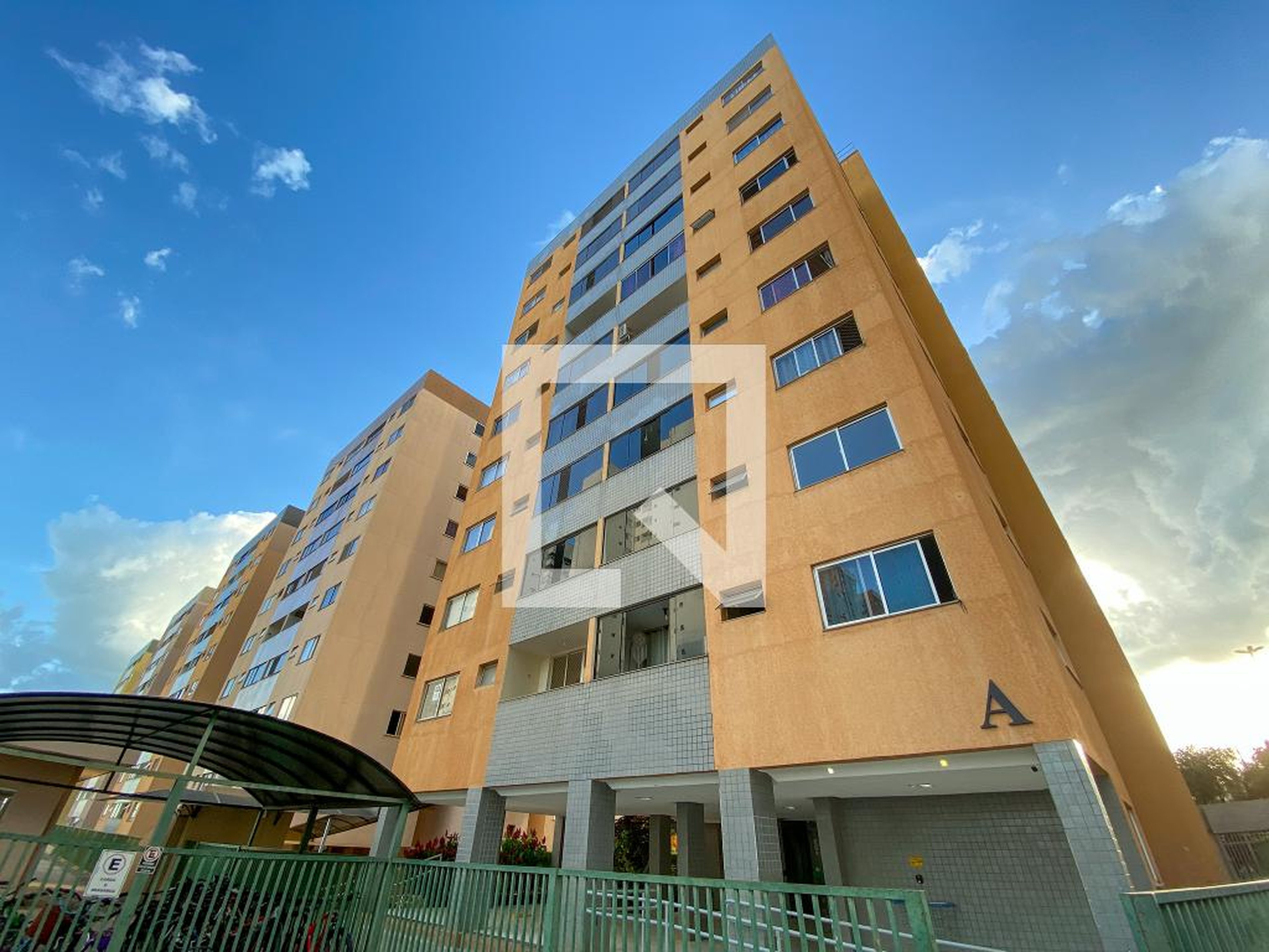 Fachada Condomínio em Quadra 203, 10