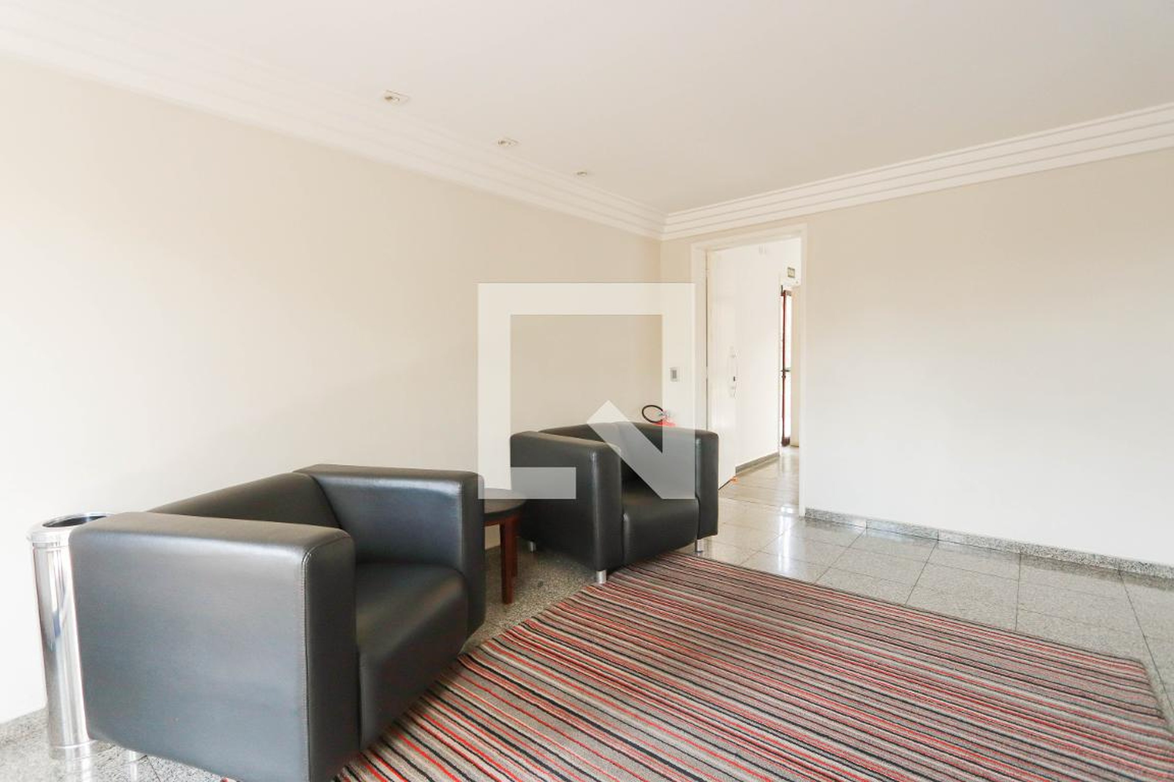 Hall - Empire Santana