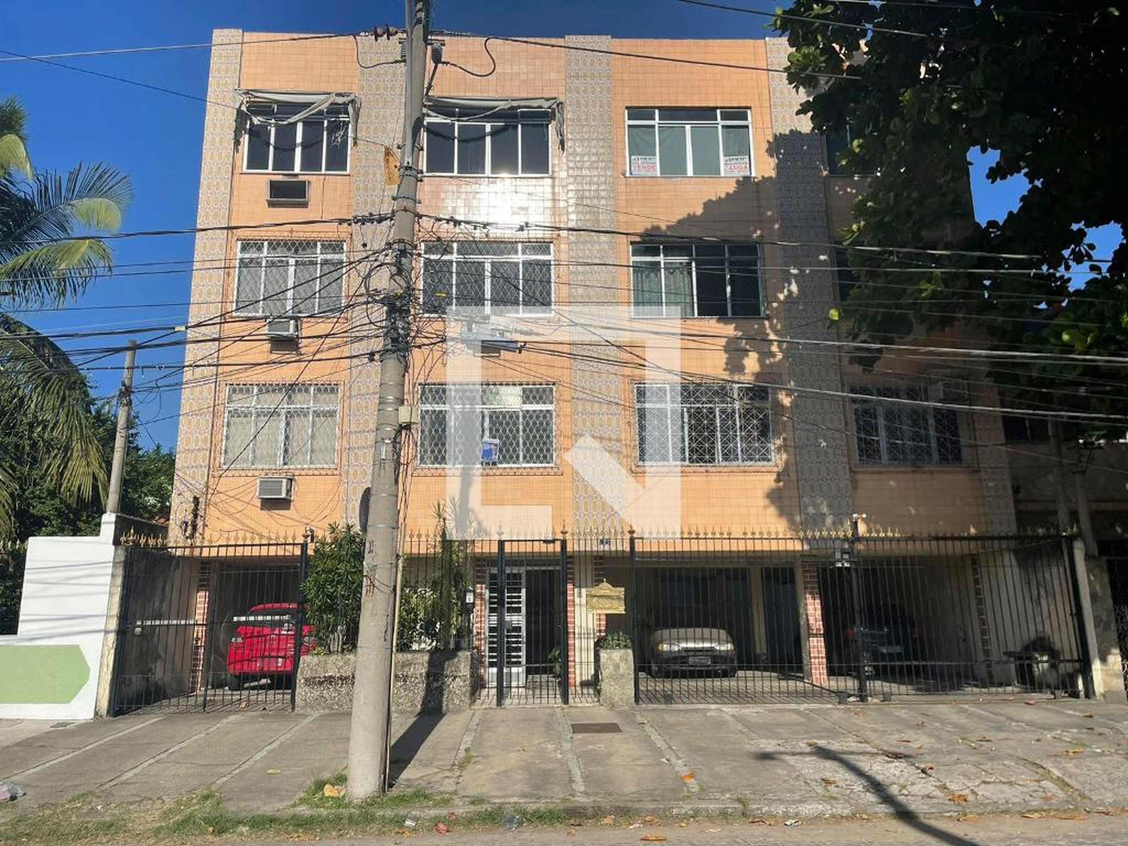 Fachada Condomínio em Avenida Professor Plínio Bastos, 7