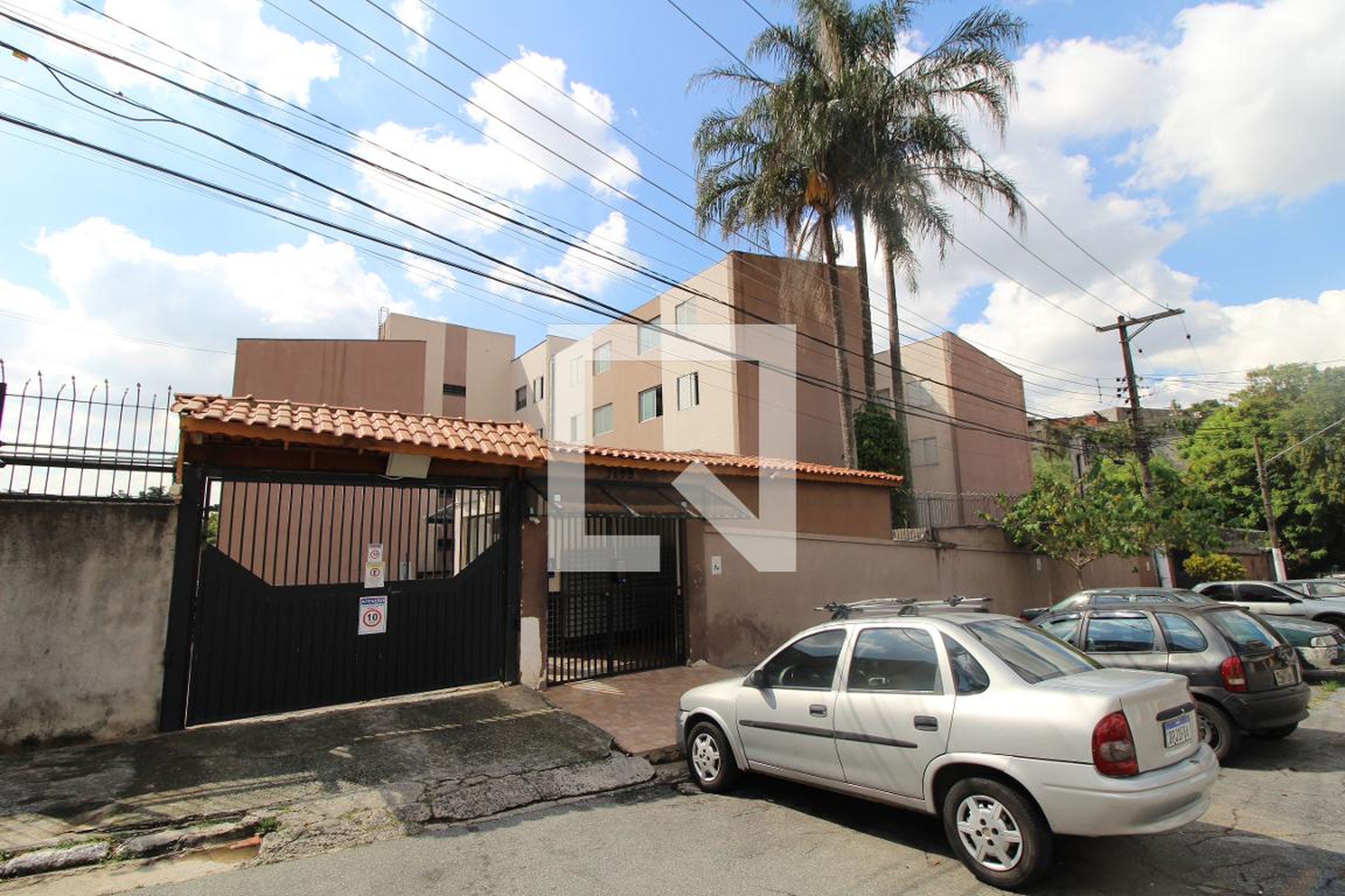 Fachada Condomínio em Rua Alto Belo, 1169