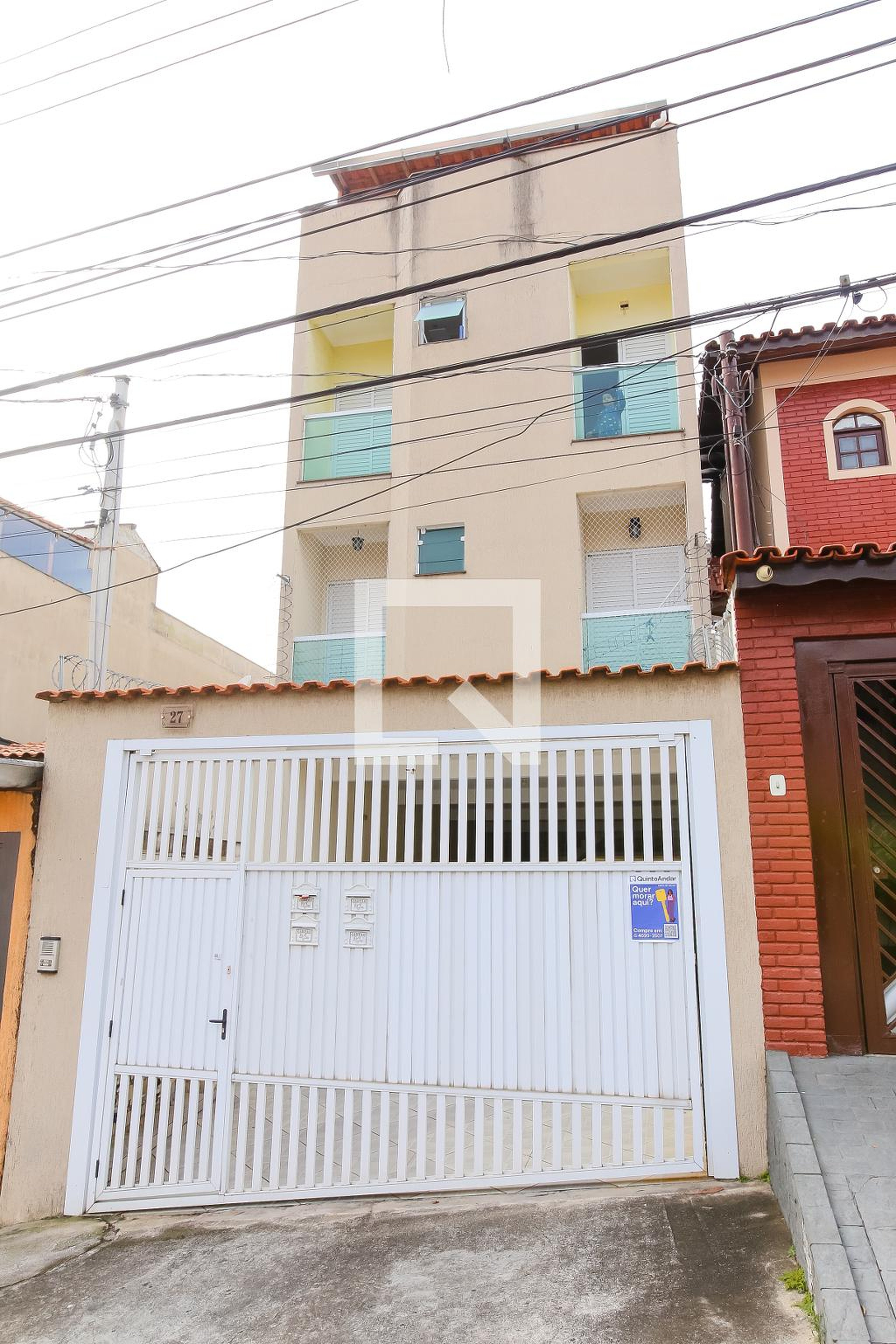 Fachada Condomínio em Rua Alberto Magno, 27