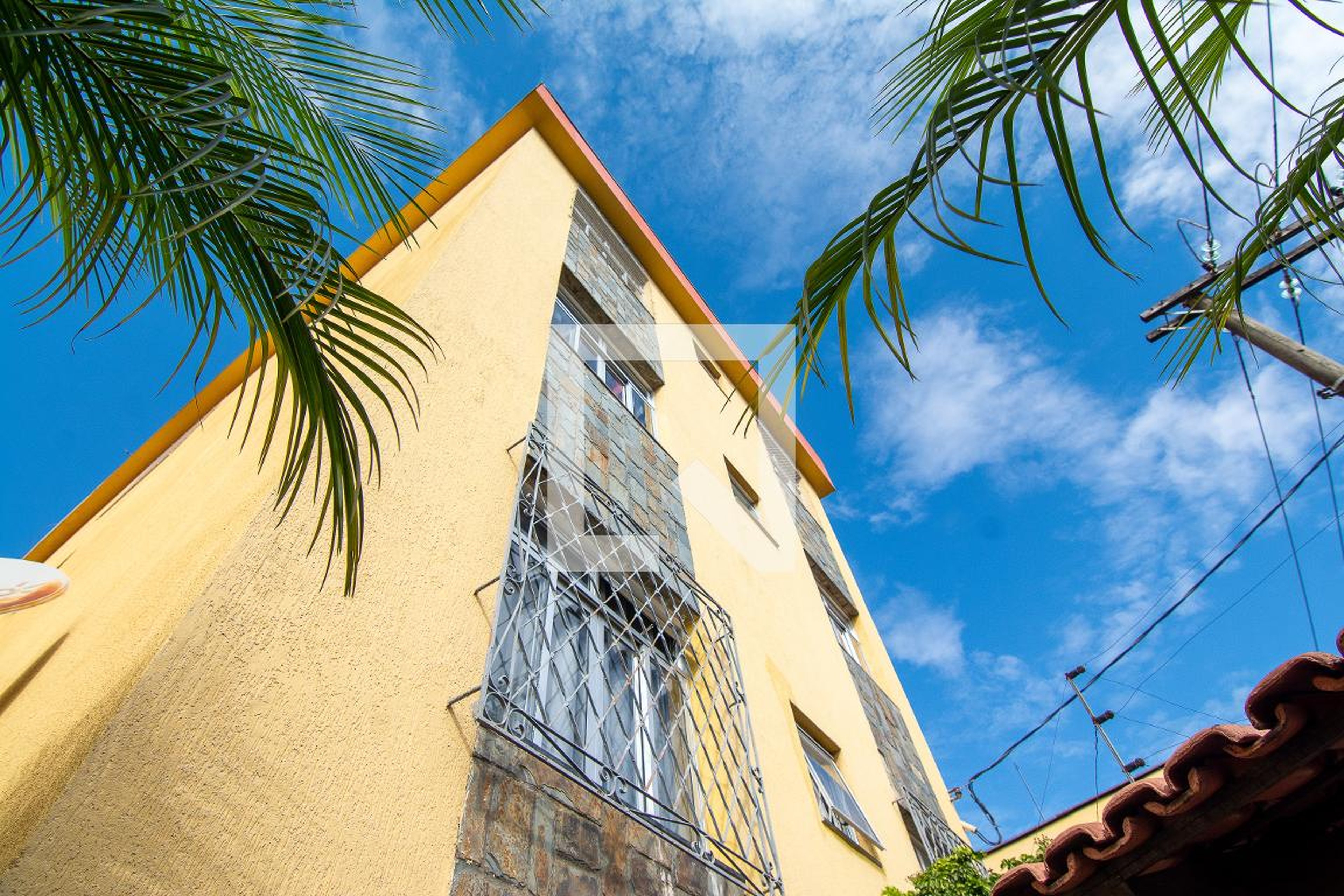 Fachada Condomínio em Rua Osmário Soares, 164